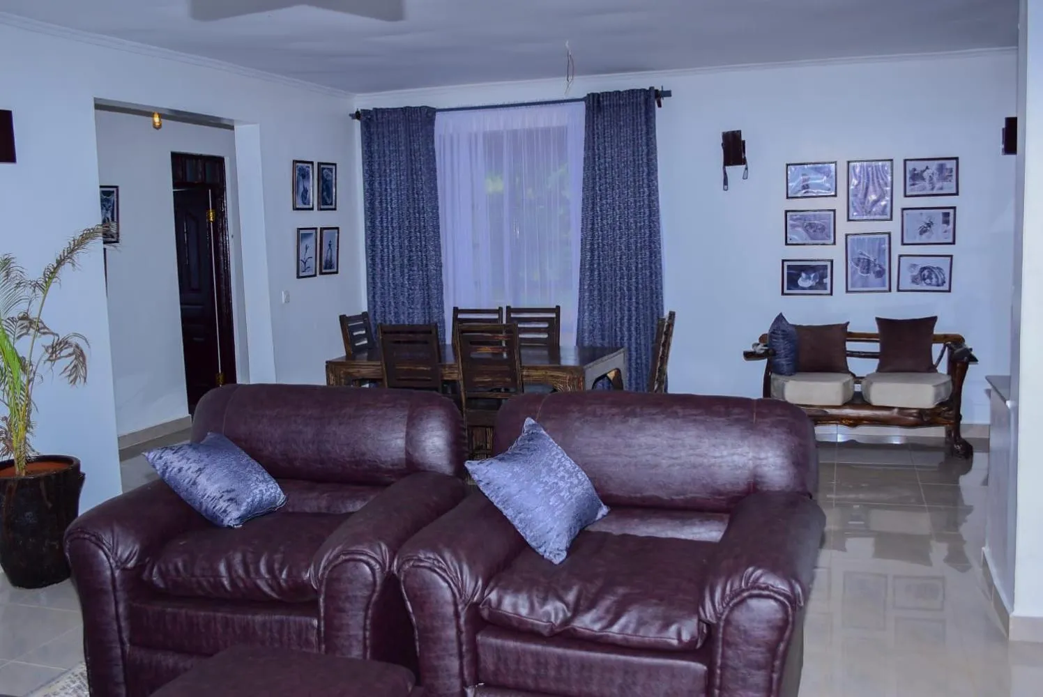 Living room in Enaiteru