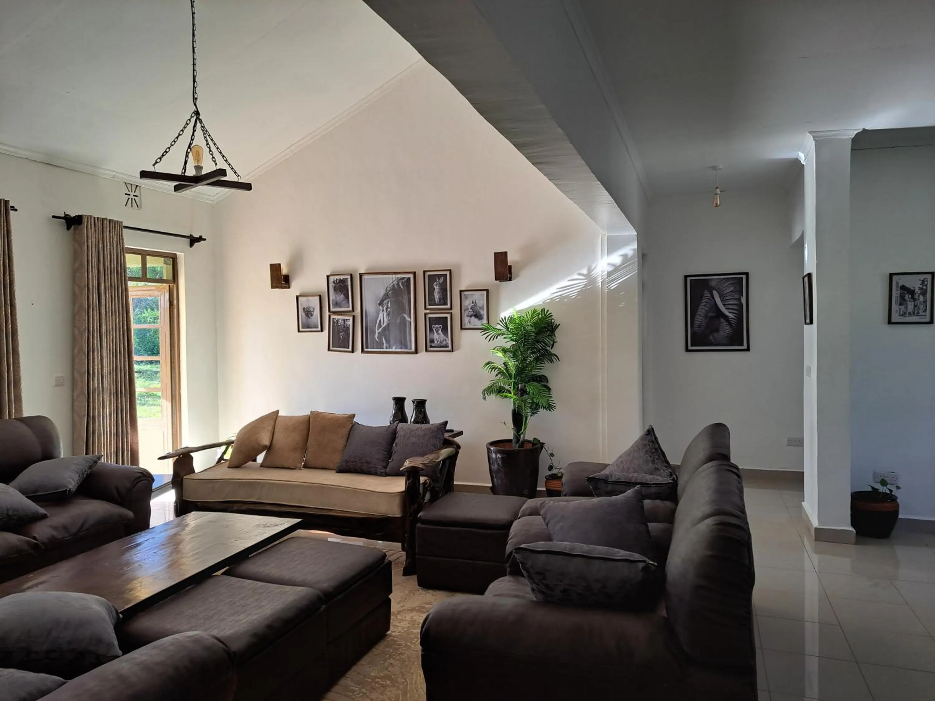 Property building in Enaiteru