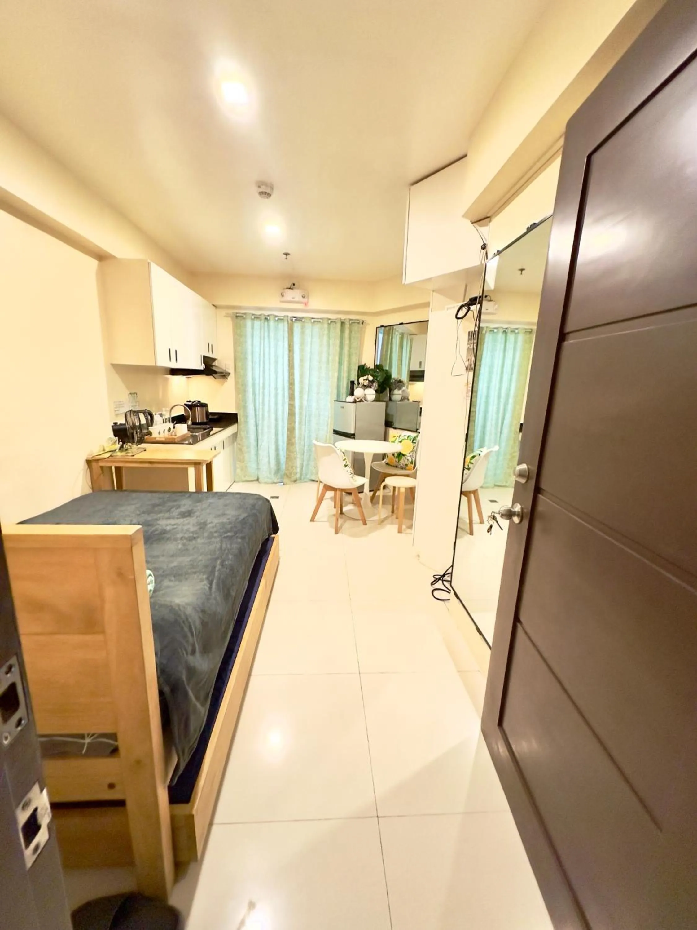 BURNHAM HILL CONDOMINIUM