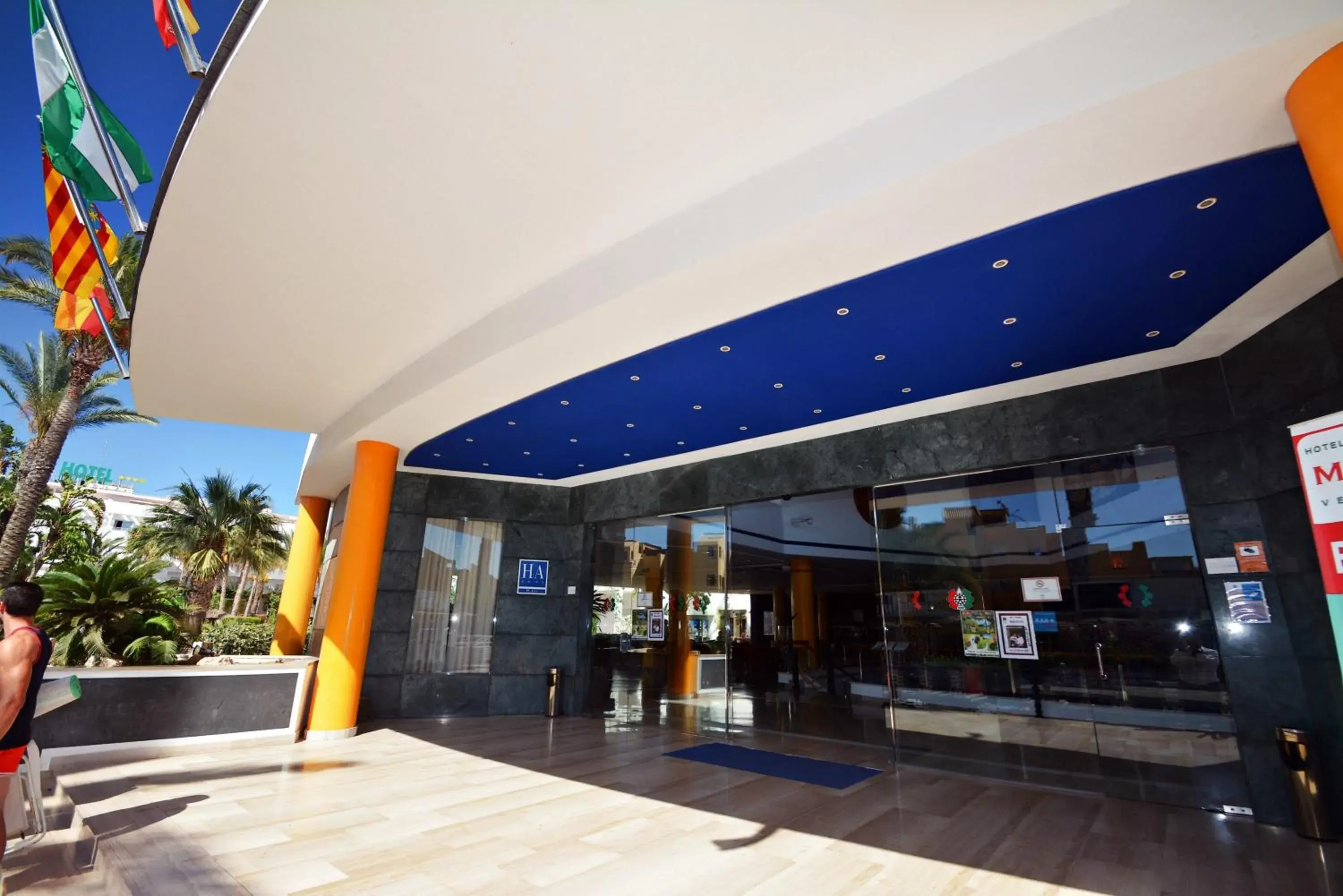 Facade/entrance in Hotel Mexico Facade/entrance in Hotel Mexico