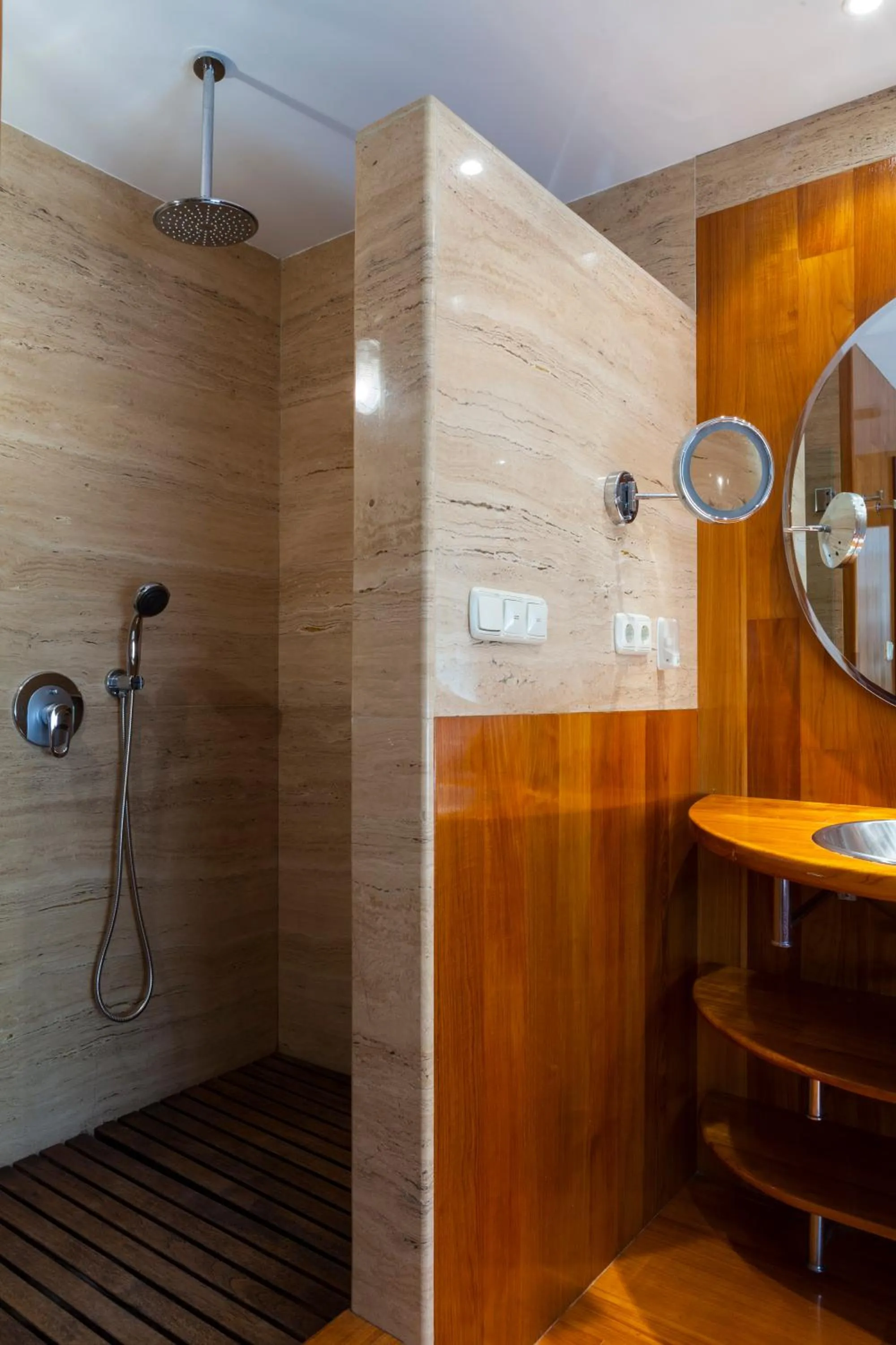 Shower in Hotel Mexico