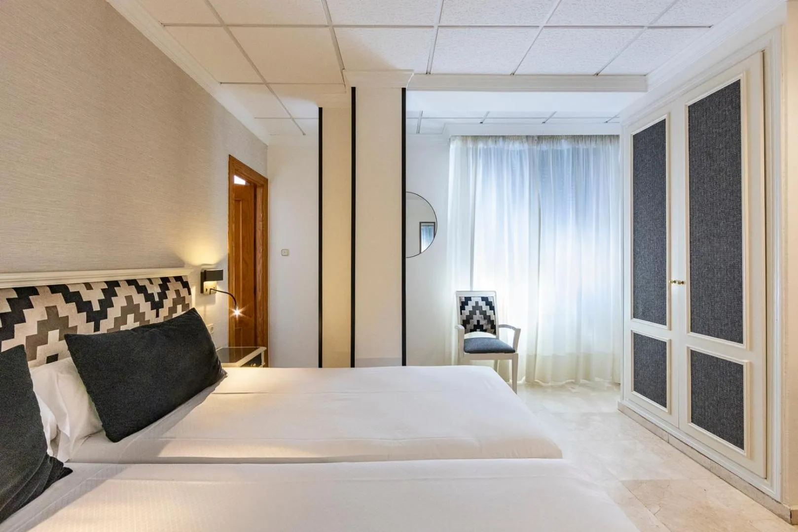 Bed in Hotel Sacromonte