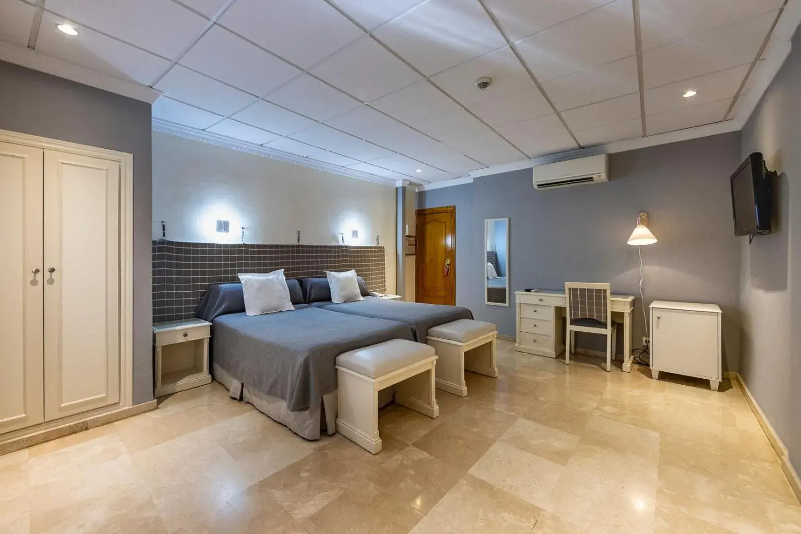 Photo of the whole room, Bed in Hotel Sacromonte Photo of the whole room, Bed in Hotel Sacromonte