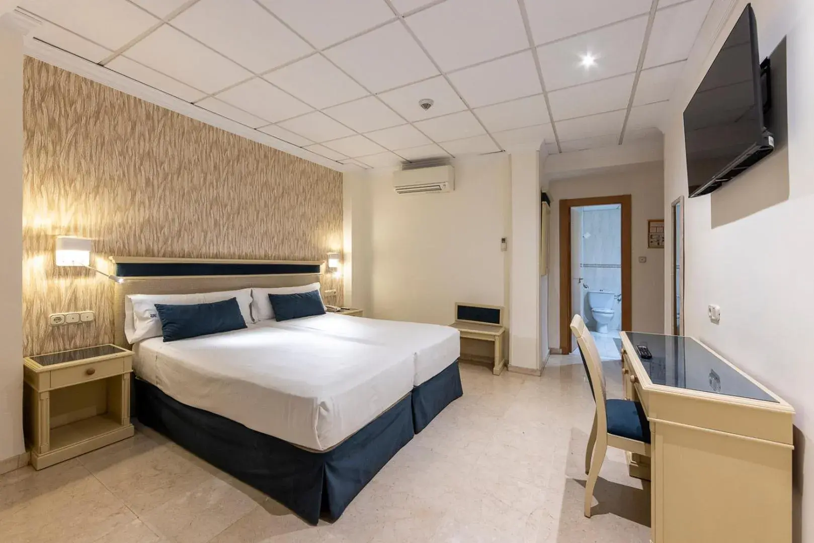 Bed in Hotel Sacromonte Bed in Hotel Sacromonte