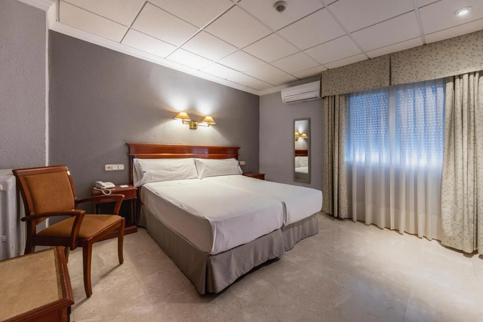 Bed in Hotel Sacromonte