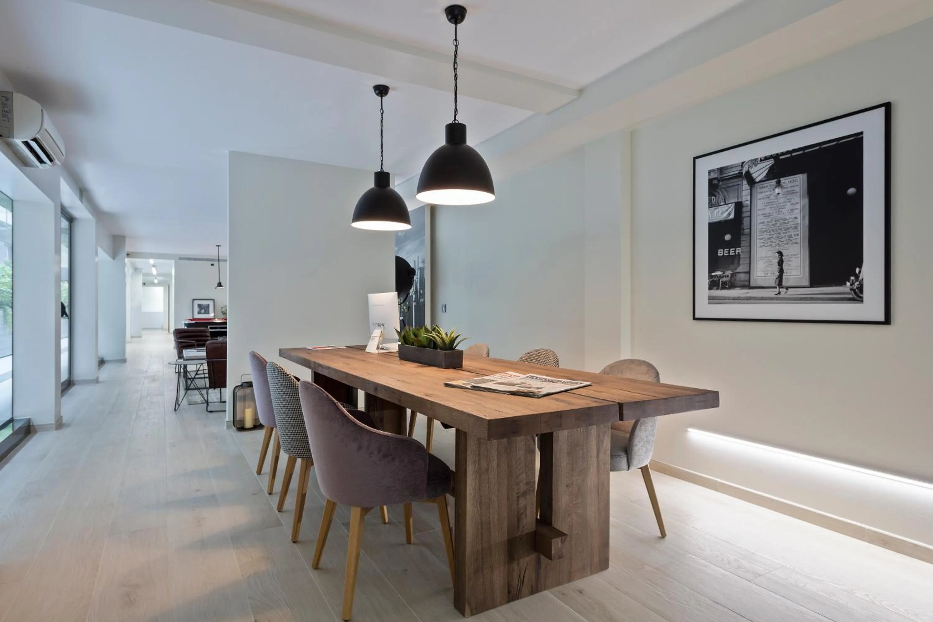 Communal lounge/ TV room in Aparthotel Bcn Montjuic