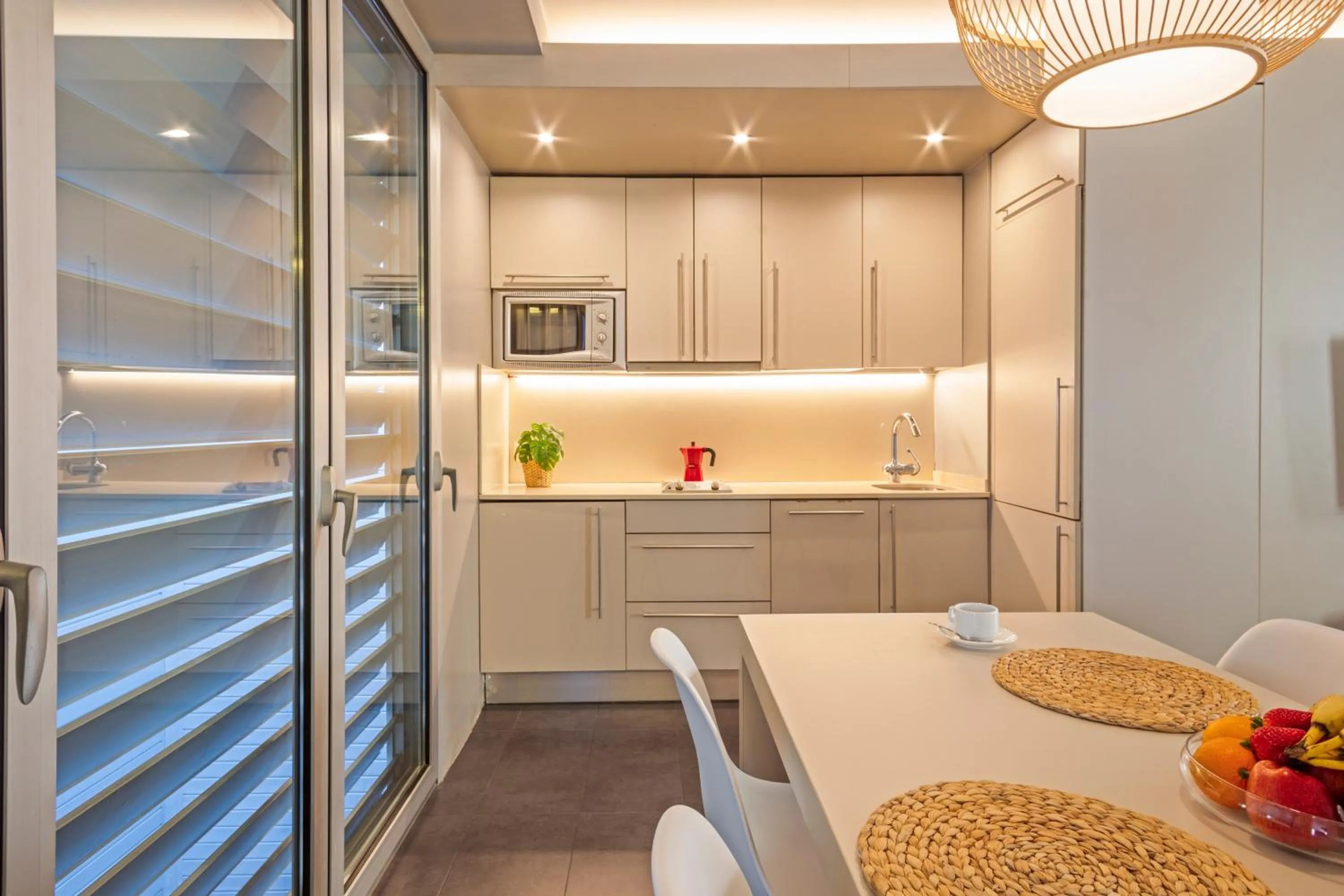 Dining area in Aparthotel Bcn Montjuic