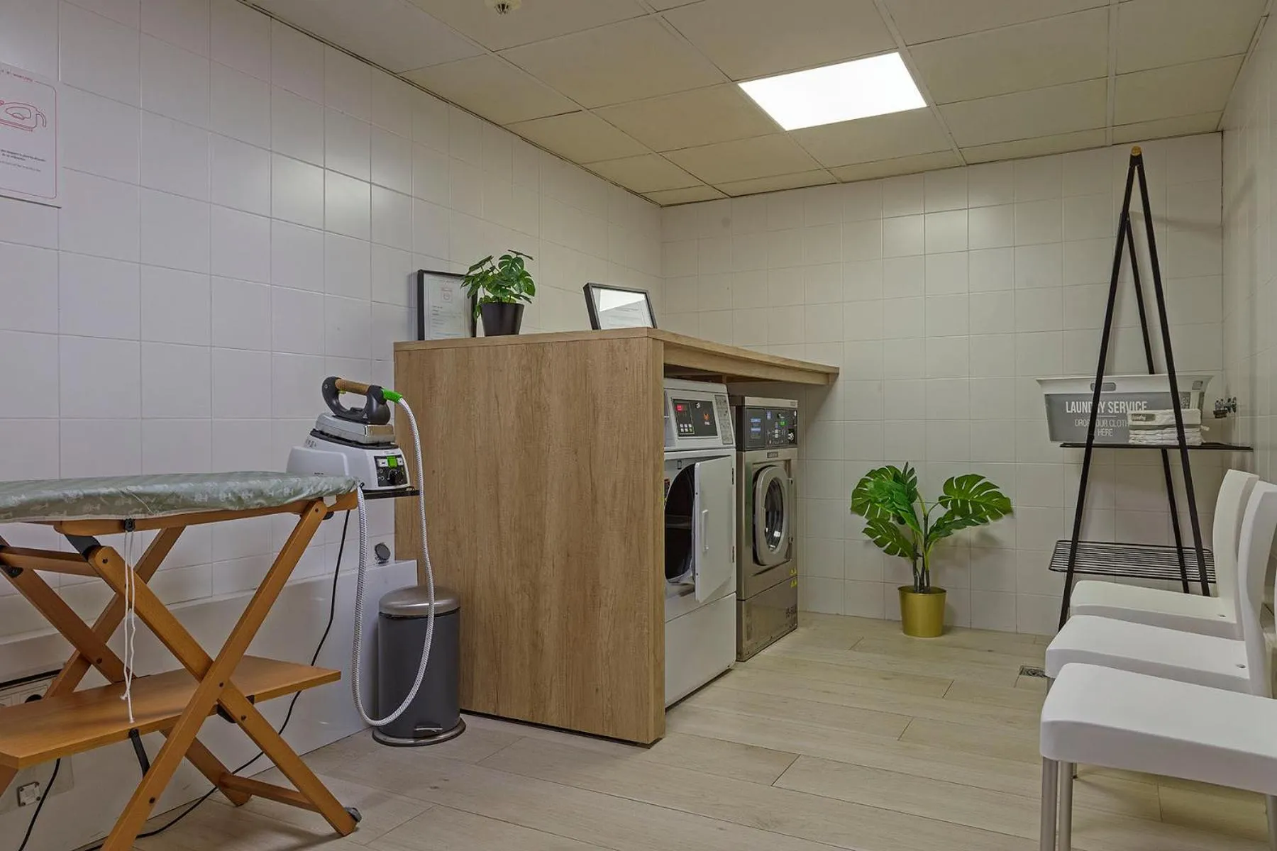 laundry in Aparthotel Bcn Montjuic