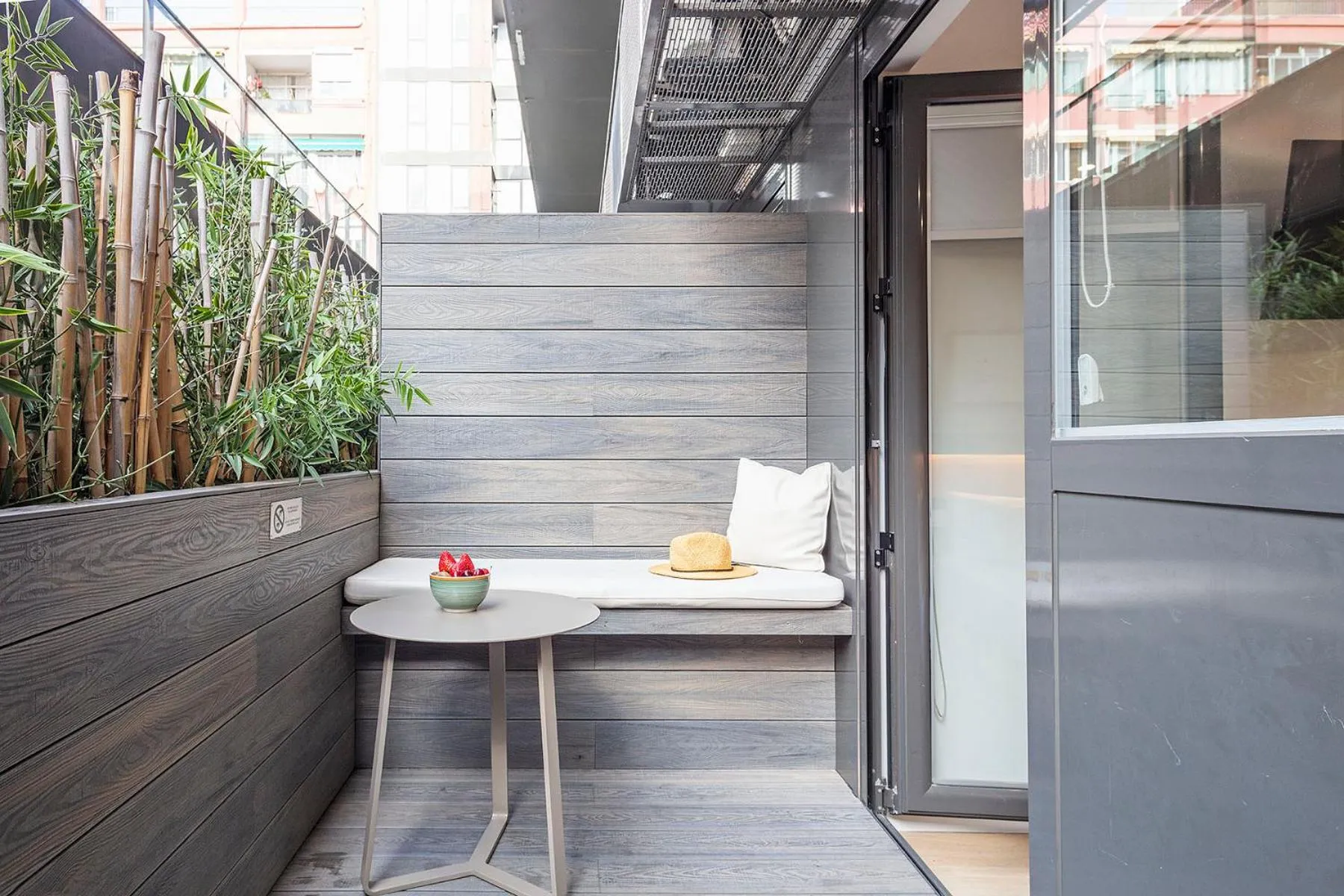 Day in Aparthotel Bcn Montjuic