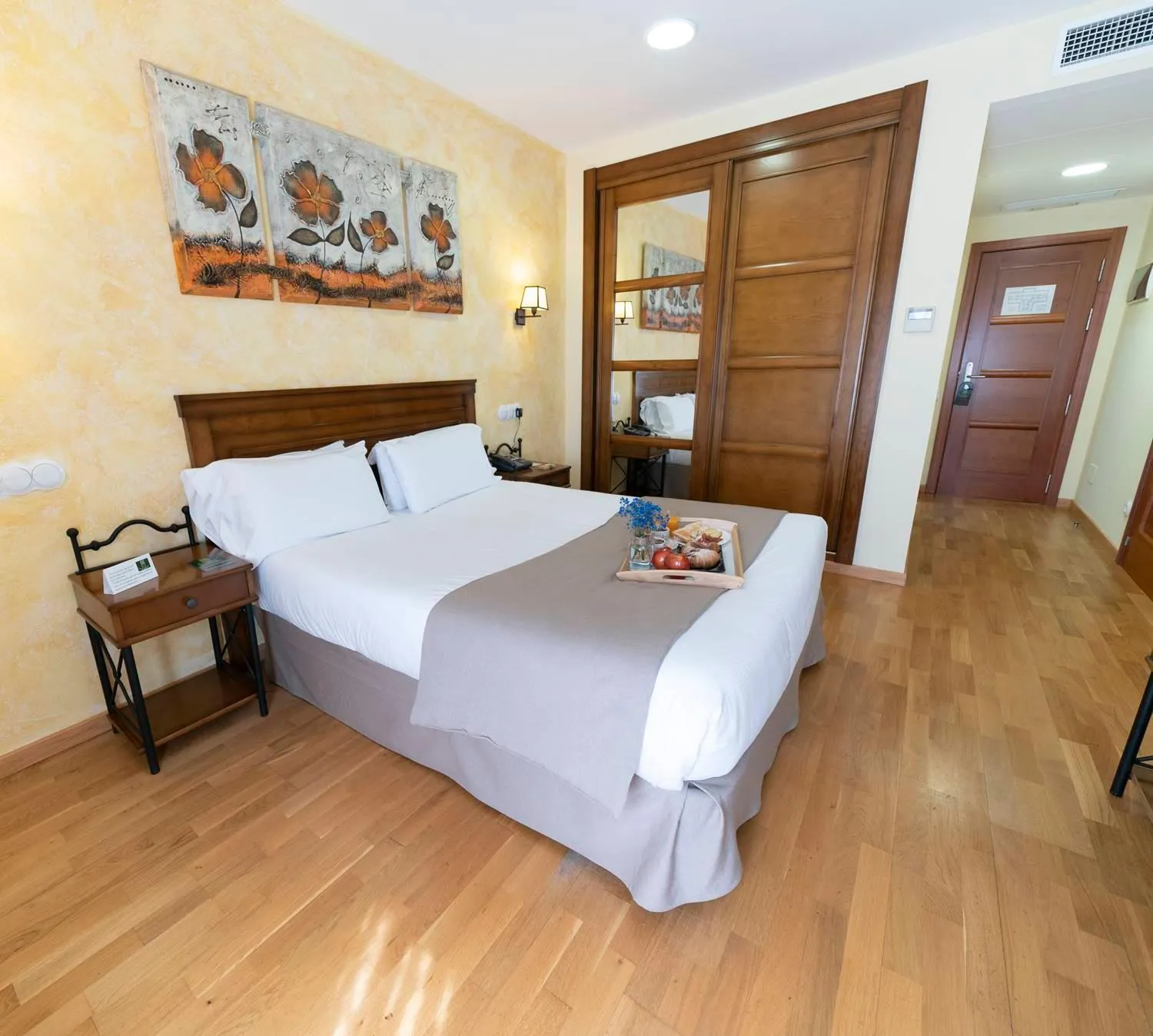 Bed in Hotel Comendador