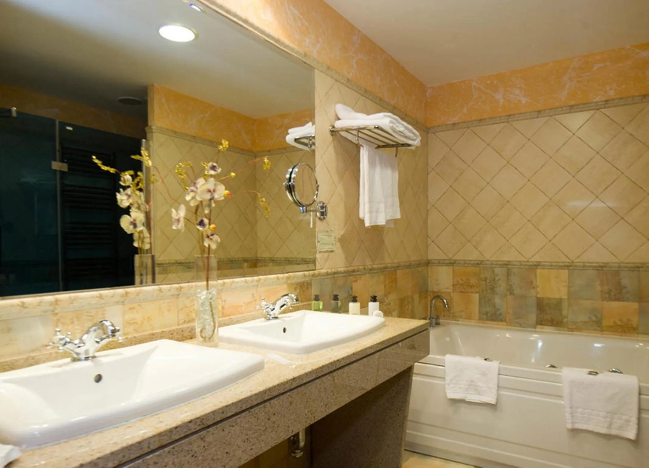 Bathroom in Hotel Comendador