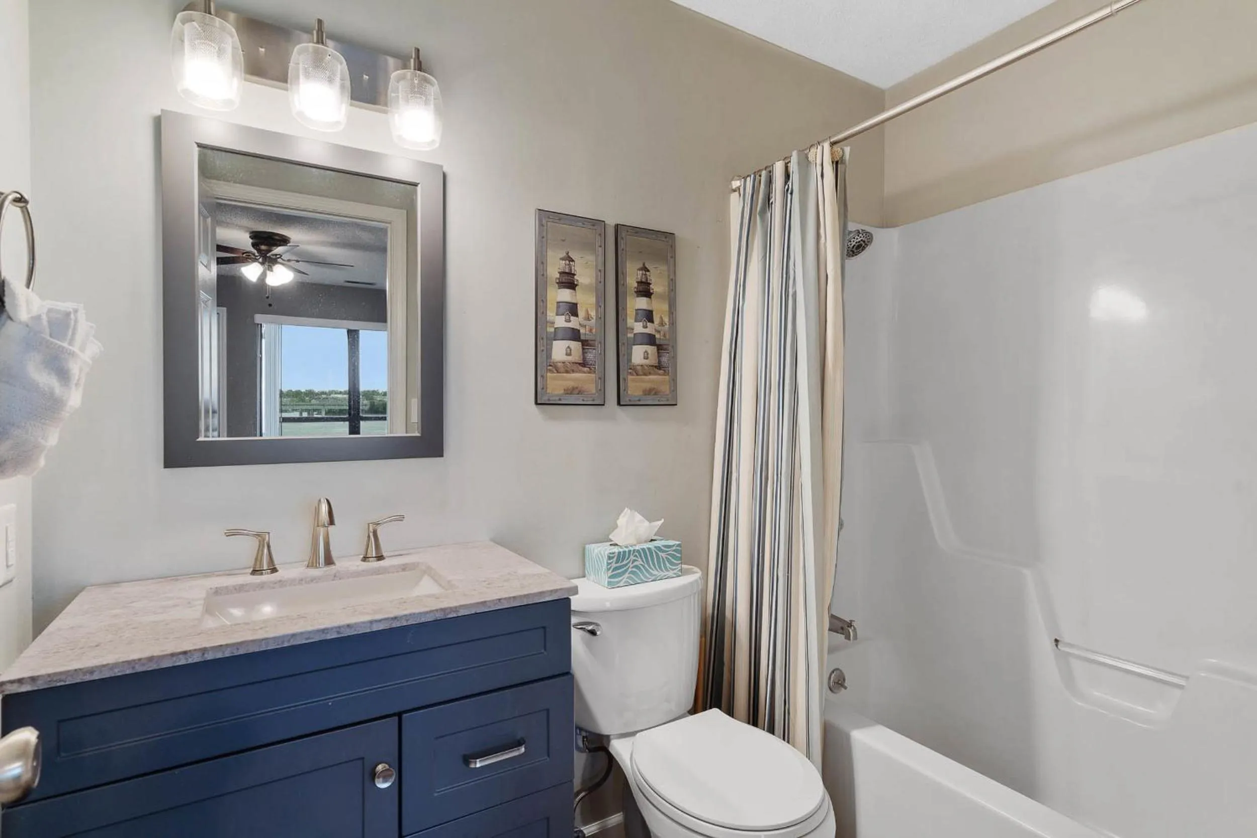 Shower in Beautiful Lakefront 3br Private Condo
