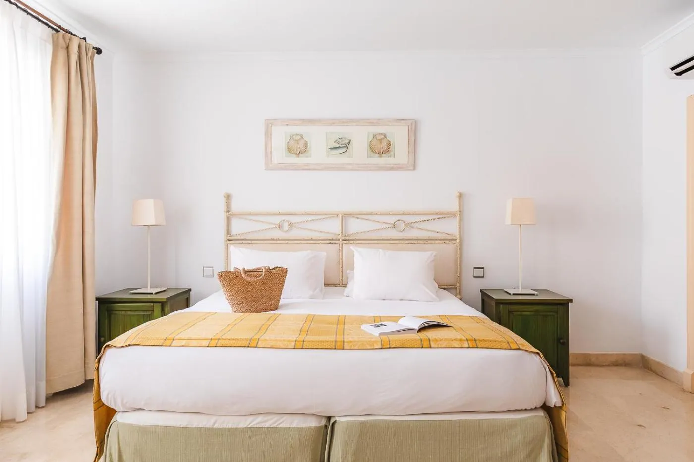 Bedroom, Bed in Ona Lomas Village - La Manga Club