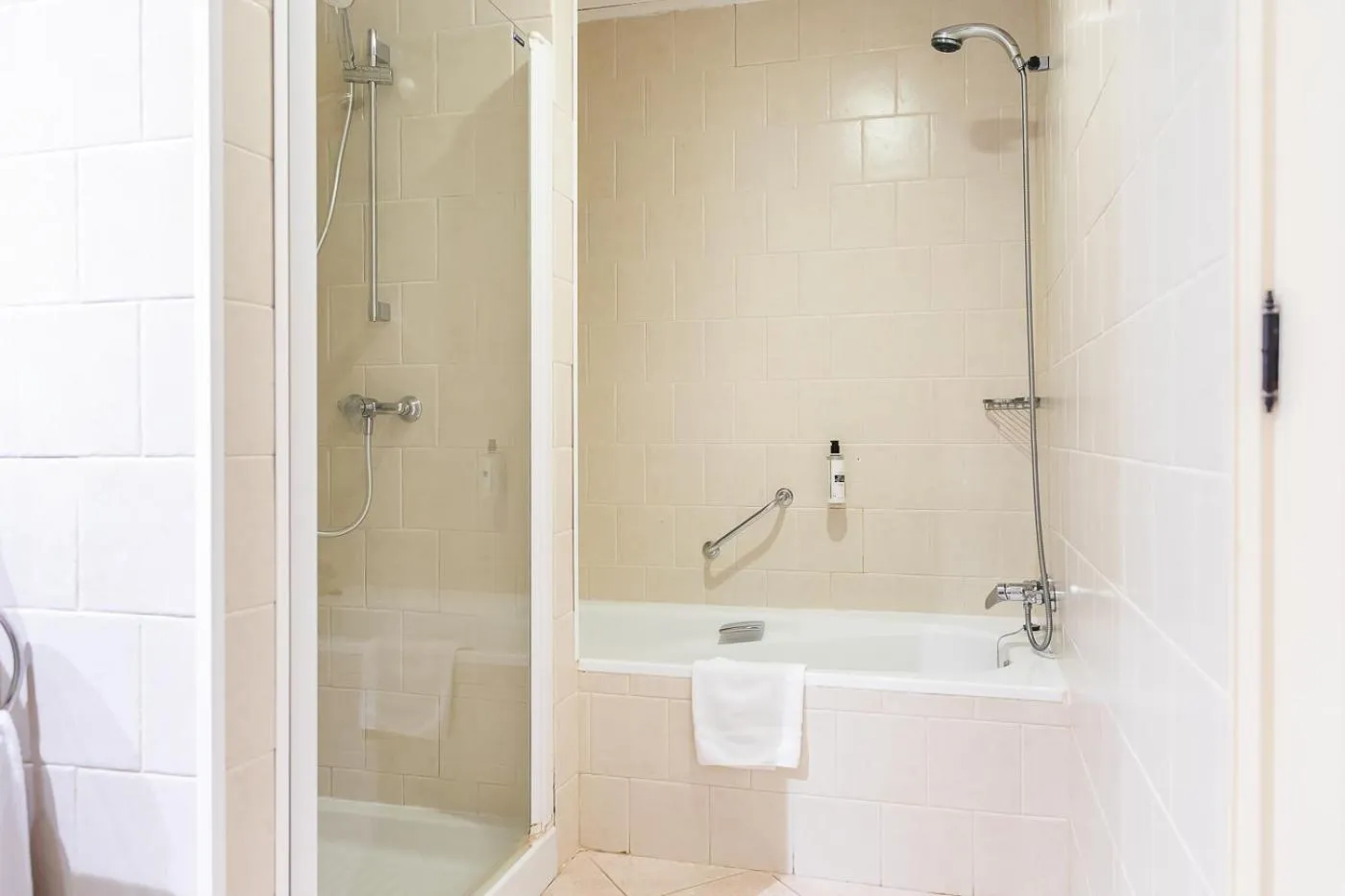 Bathroom in Ona Lomas Village - La Manga Club