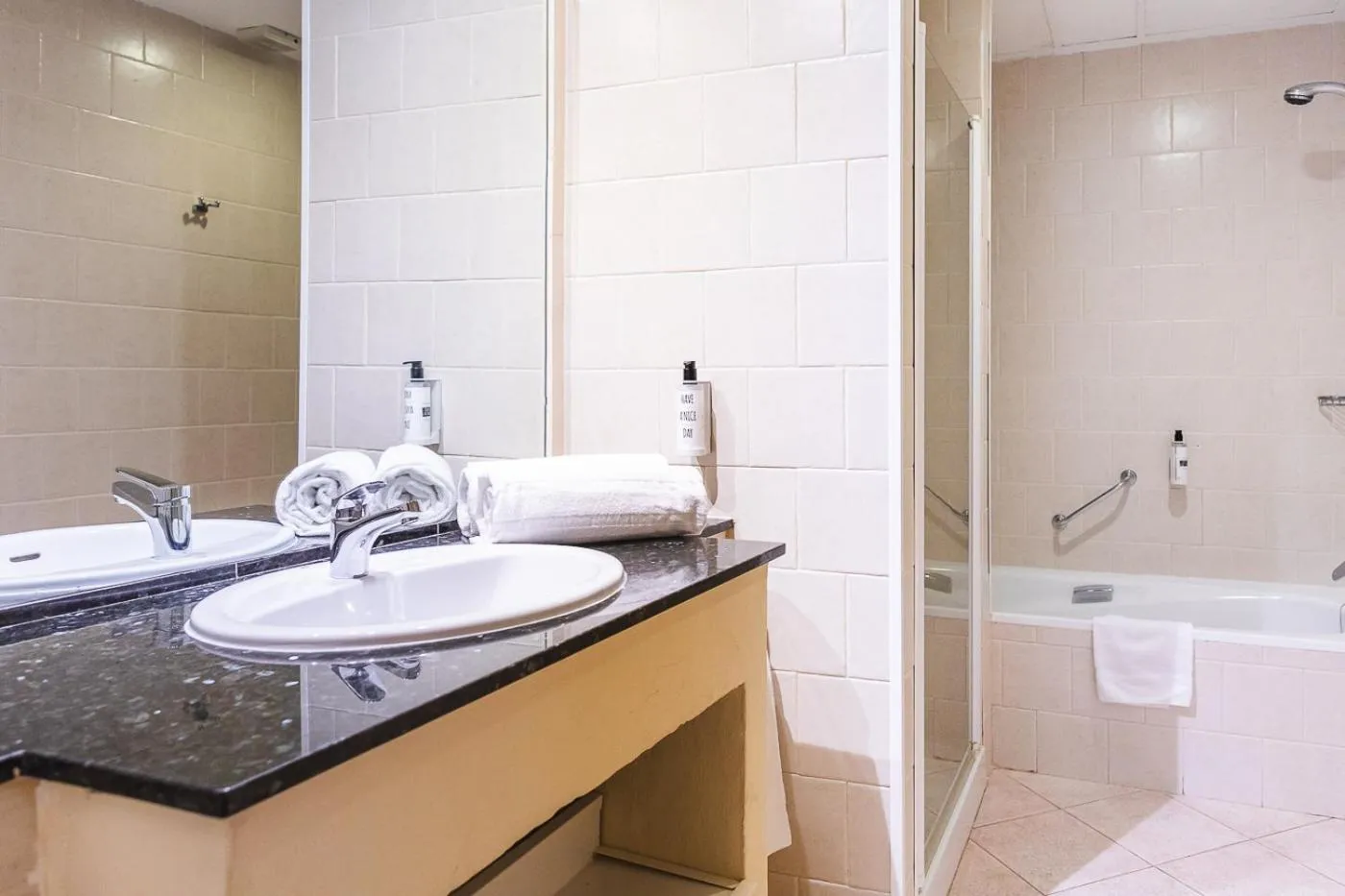 Bathroom in Ona Lomas Village - La Manga Club