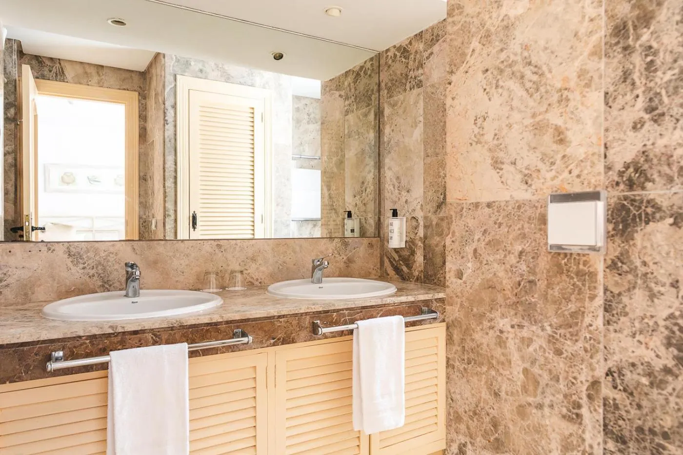 Bathroom in Ona Lomas Village - La Manga Club