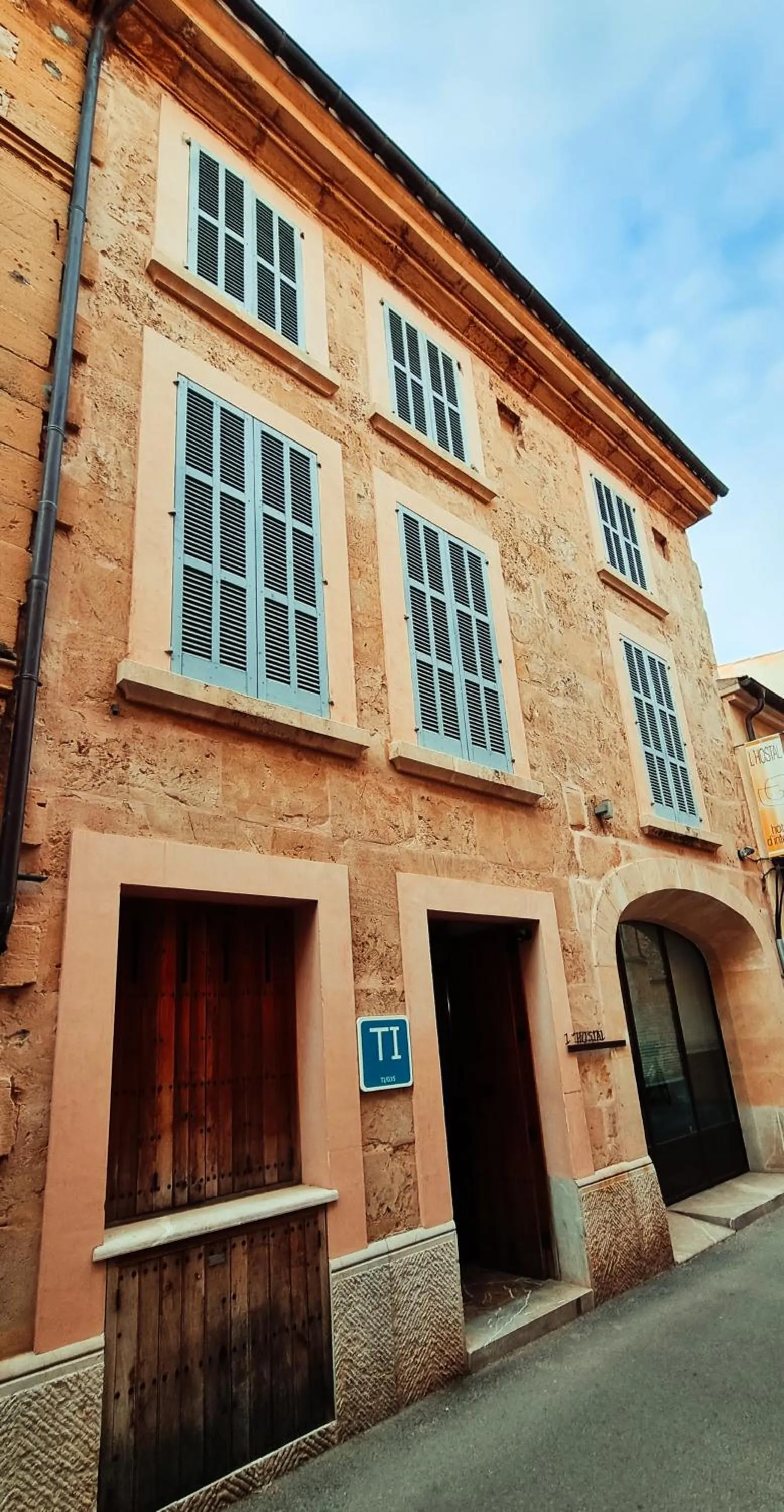 Property Building in L'Hostal Pollenca - Turisme Interior