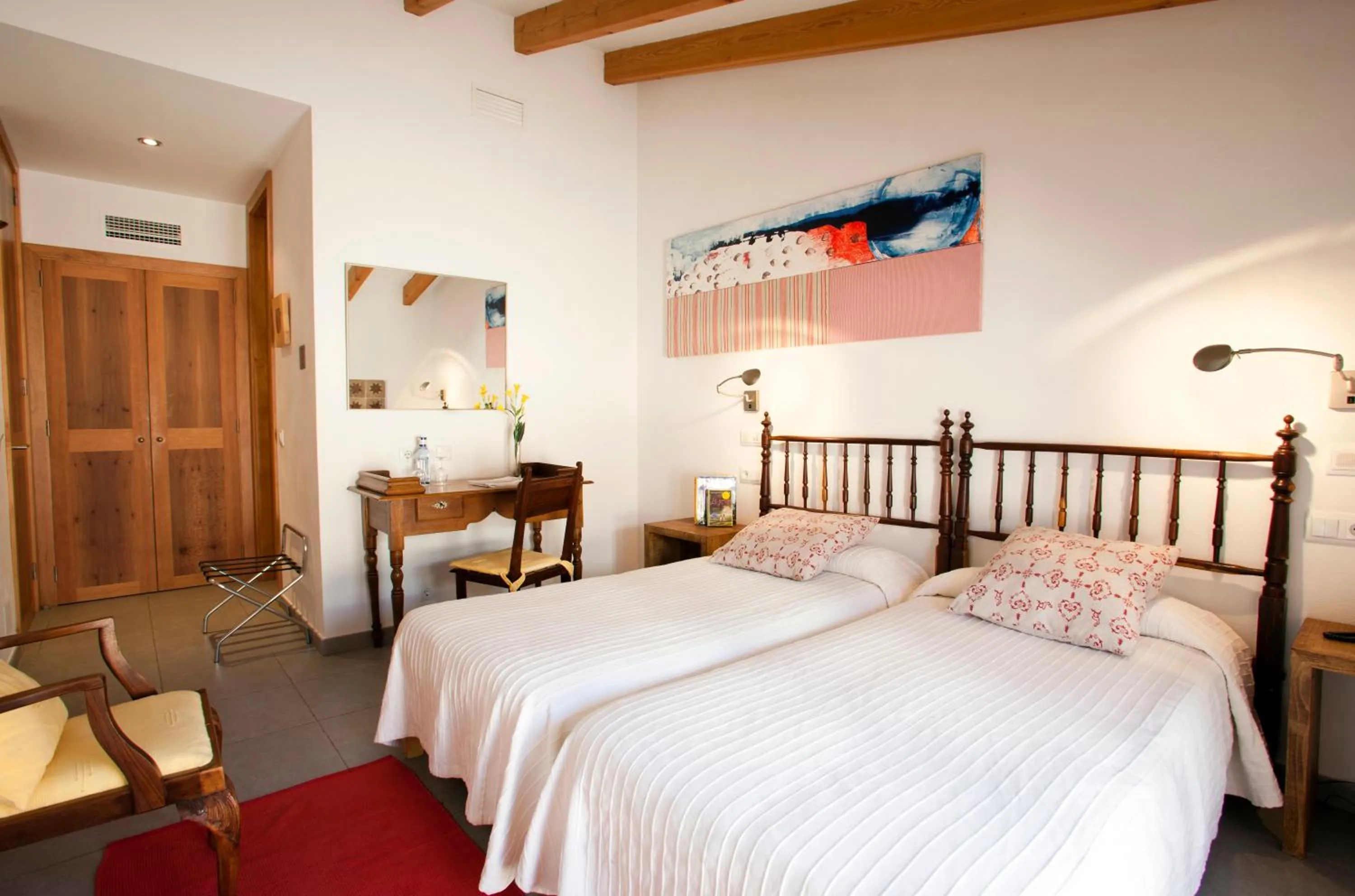 Photo of the whole room, Bed in L'Hostal Pollenca - Turisme Interior