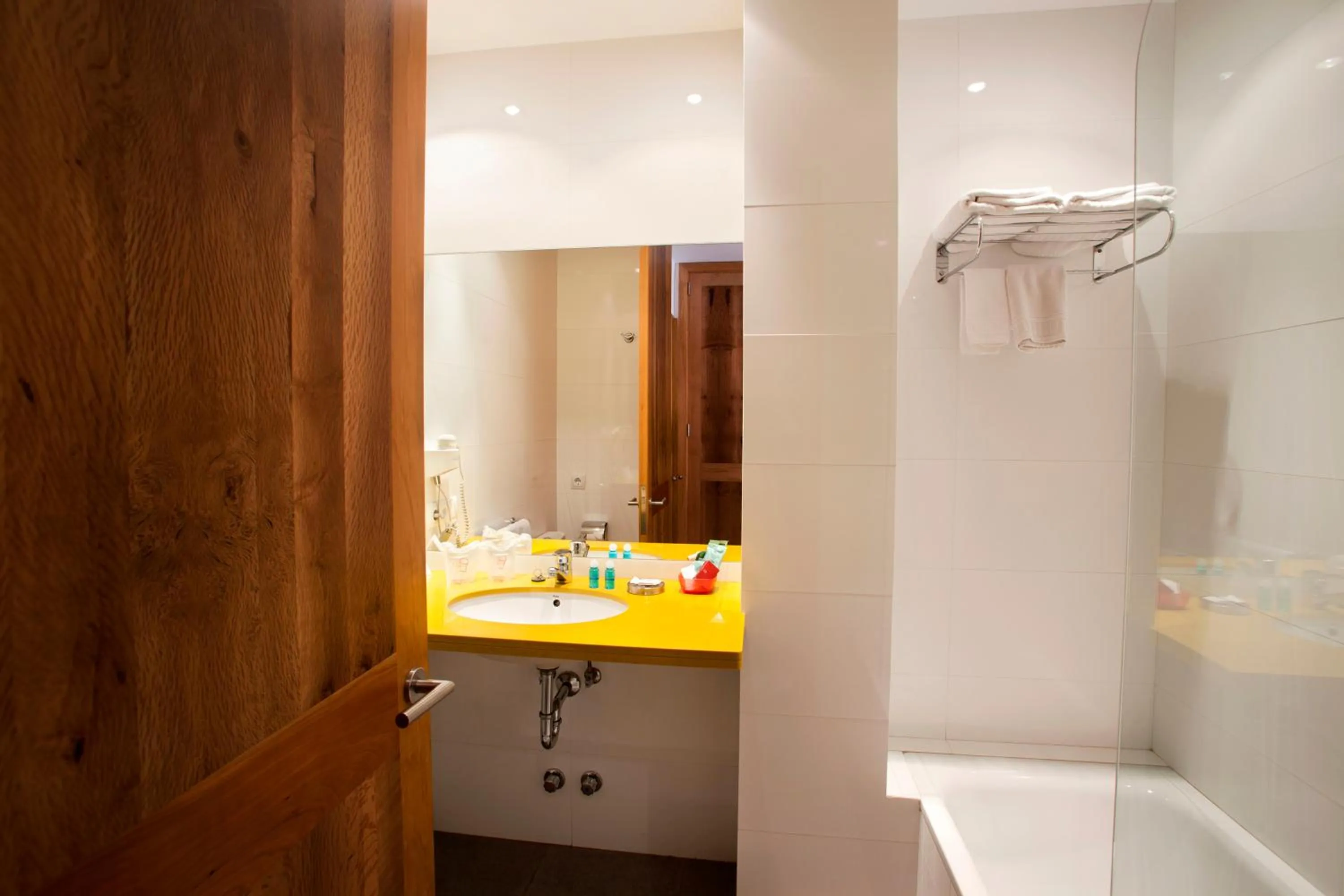 Bathroom in L'Hostal Pollenca - Turisme Interior