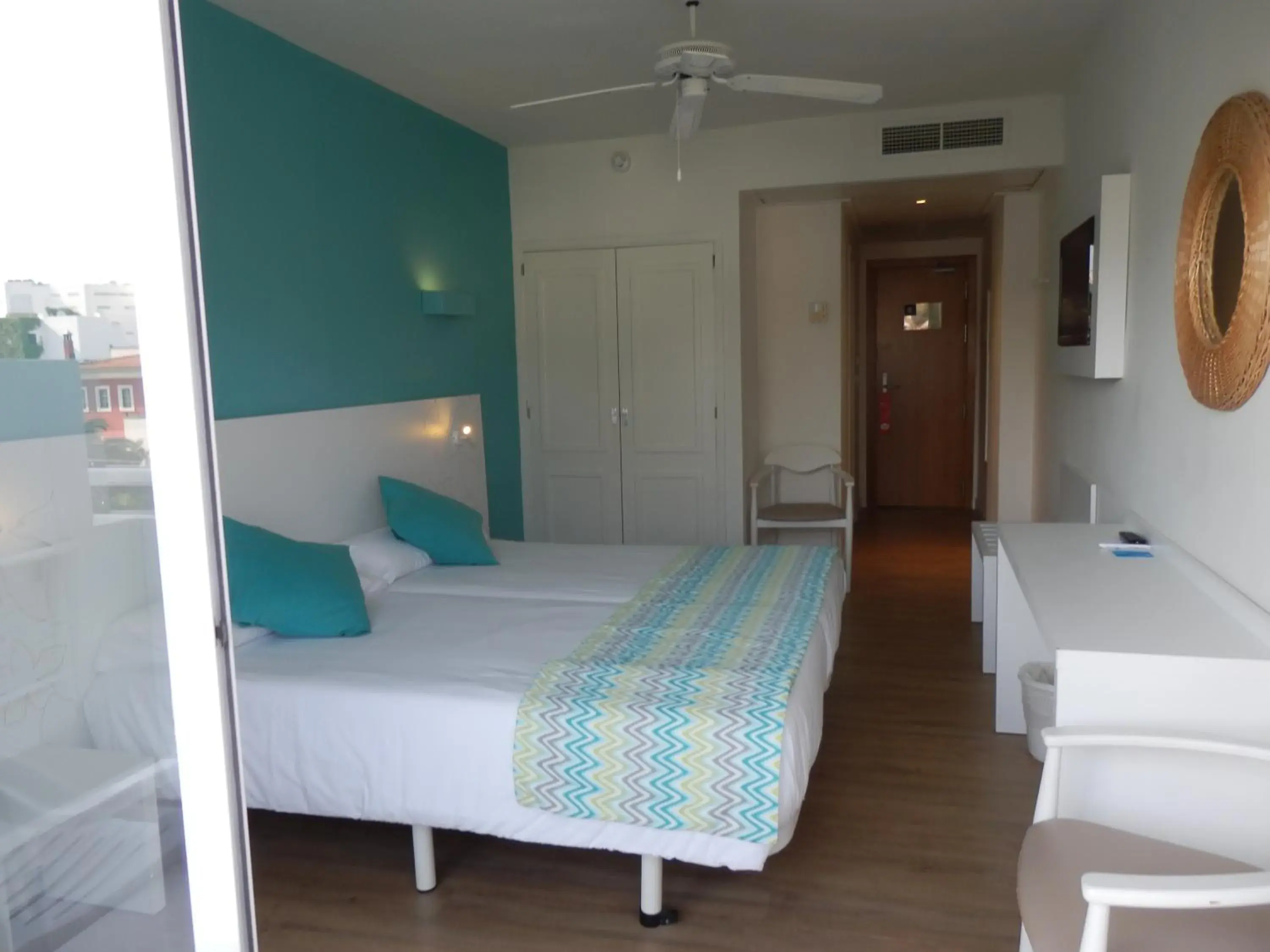 Bedroom, Bed in Oleander Bedroom, Bed in Oleander