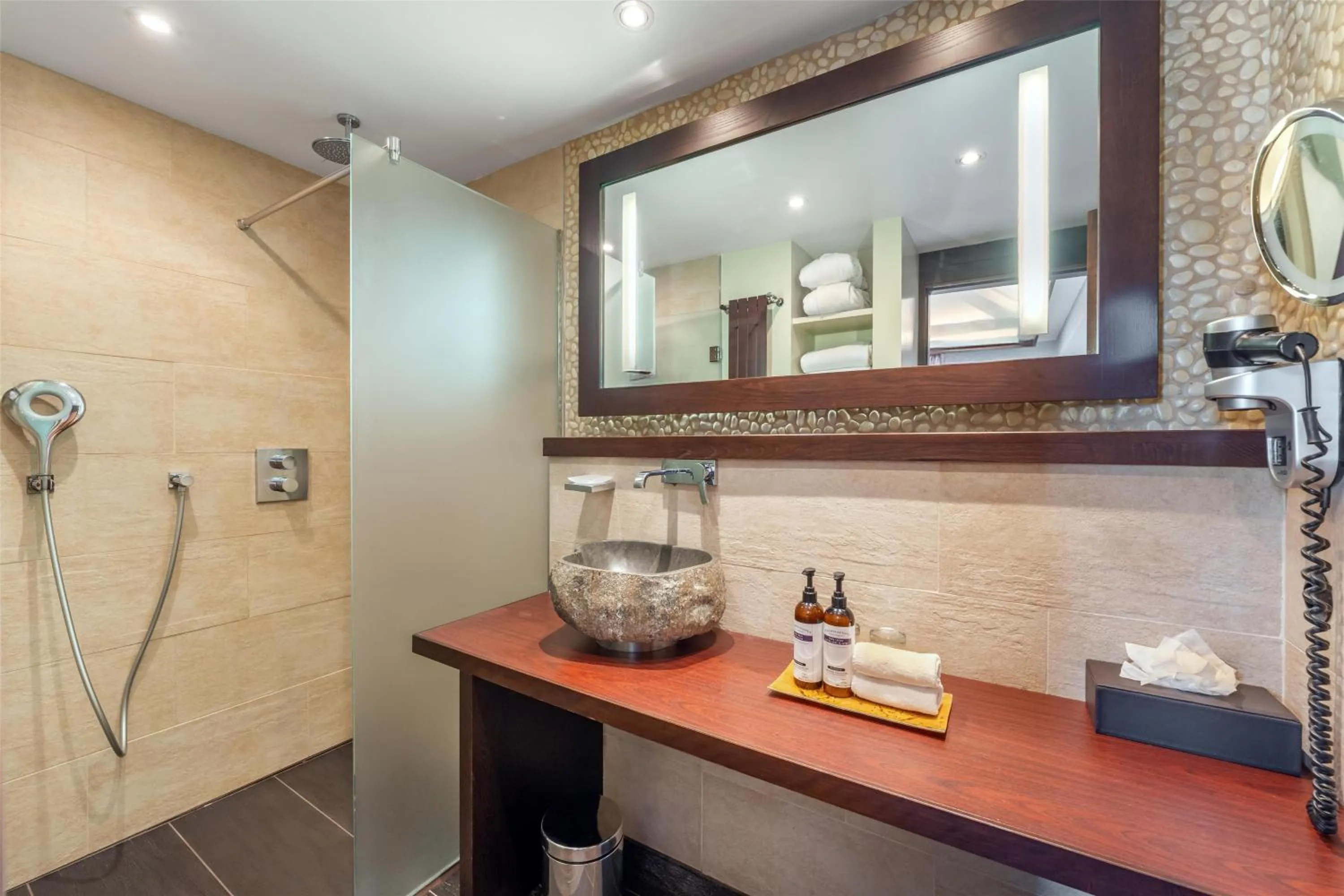 Photo of the whole room in Lindner Hotel Mallorca Portals Nous, part of JdV by Hyatt