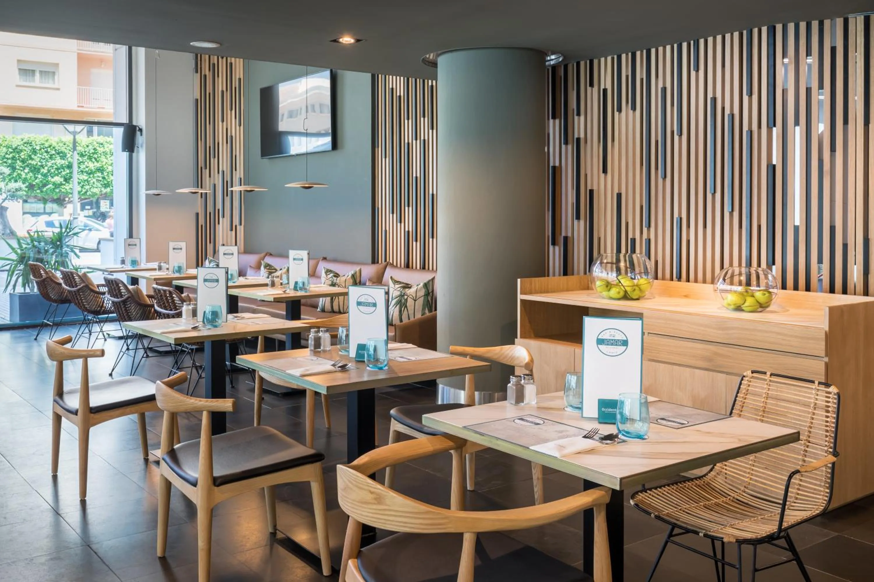 Restaurant/places to eat in Occidental Cádiz