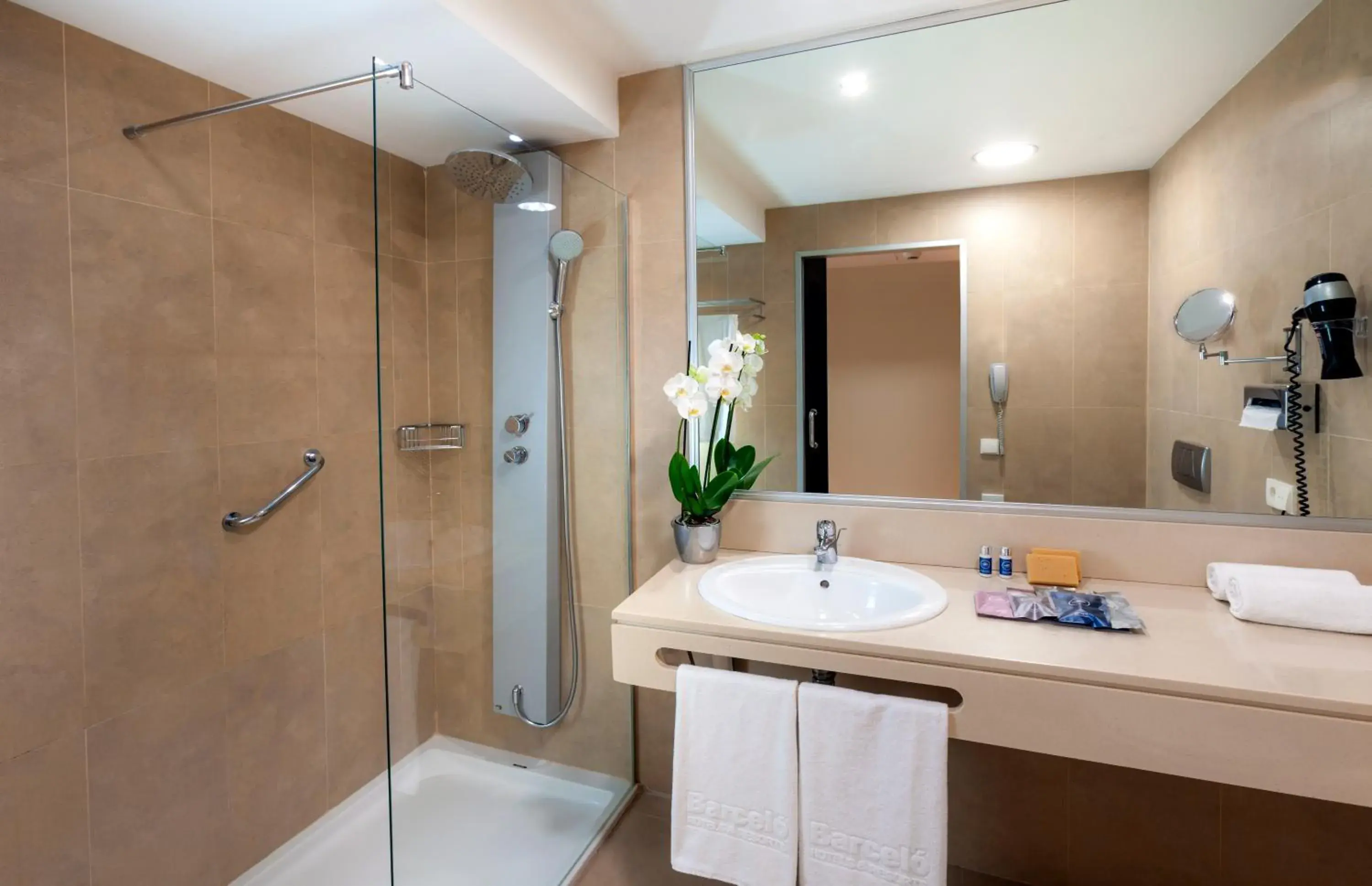 Superior Twin Room in Occidental Cádiz Superior Twin Room in Occidental Cádiz