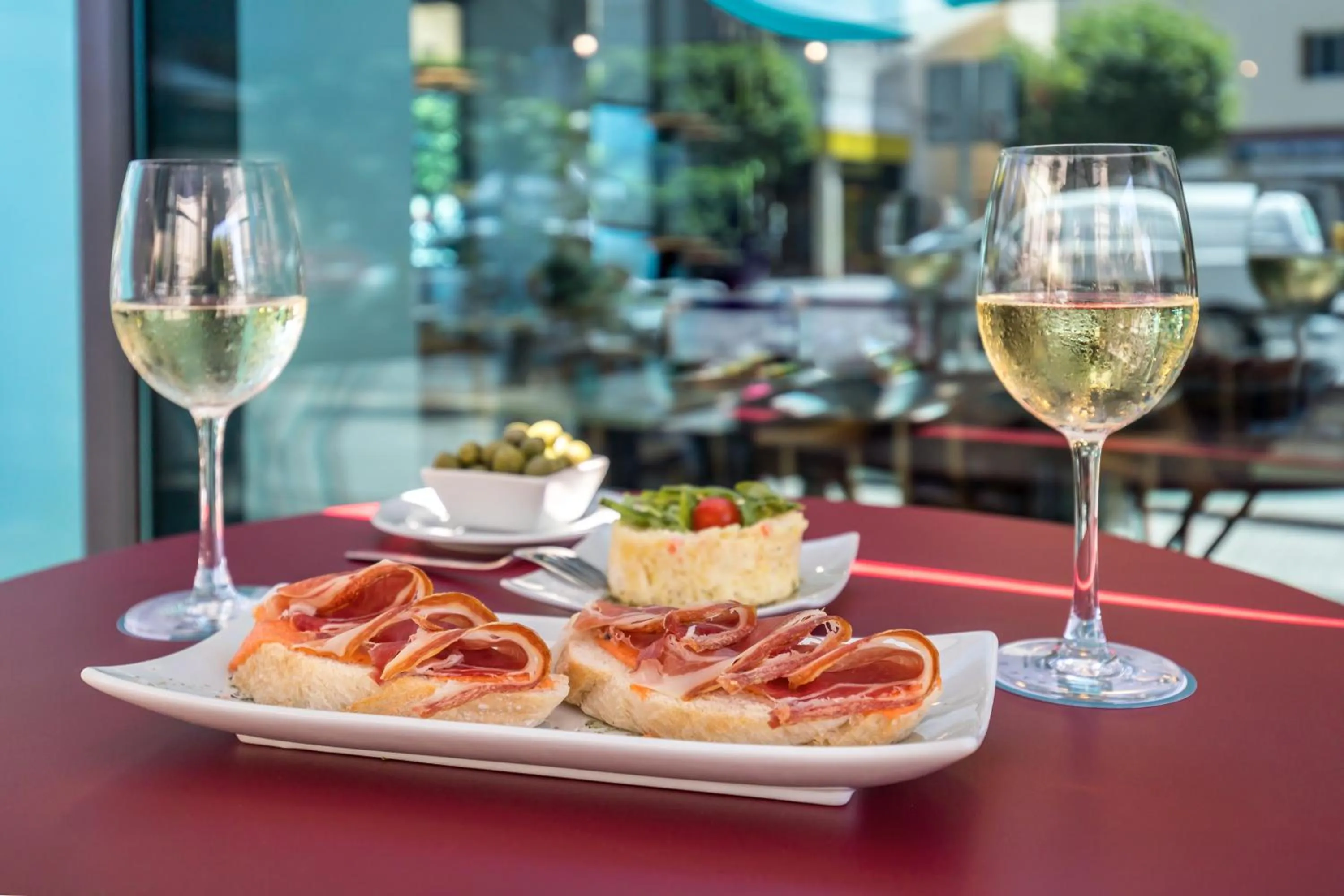 Food and drinks in Occidental Cádiz