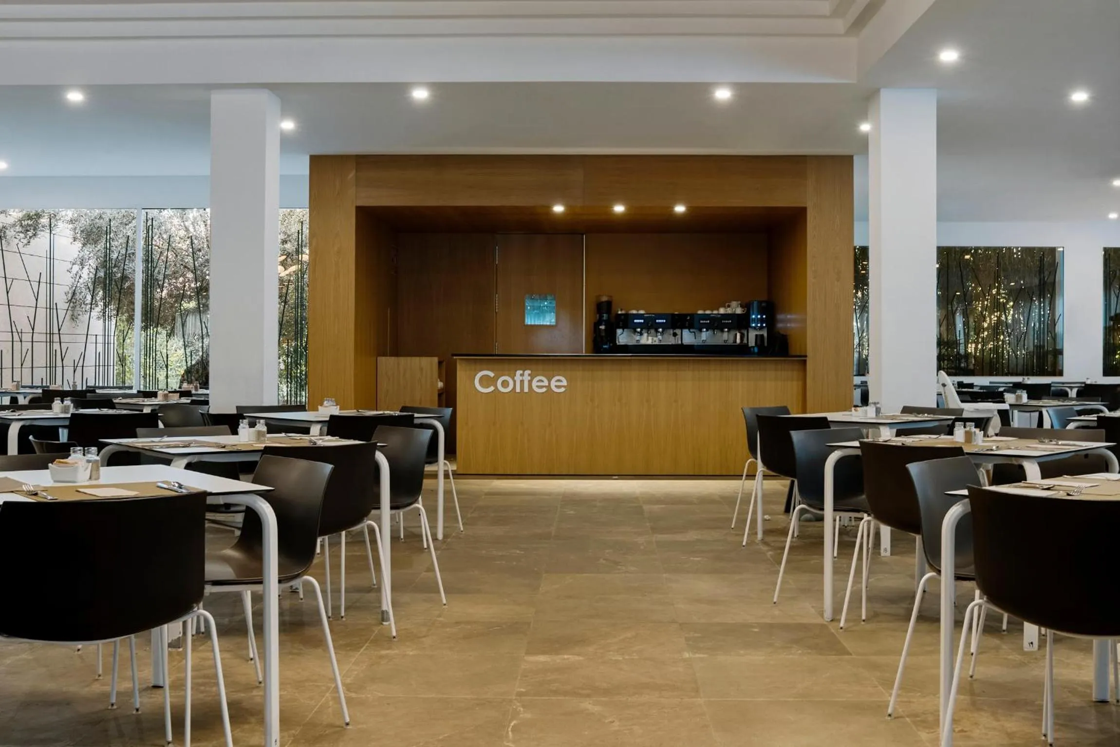 Restaurant/places to eat in Prinsotel La Dorada & Spa