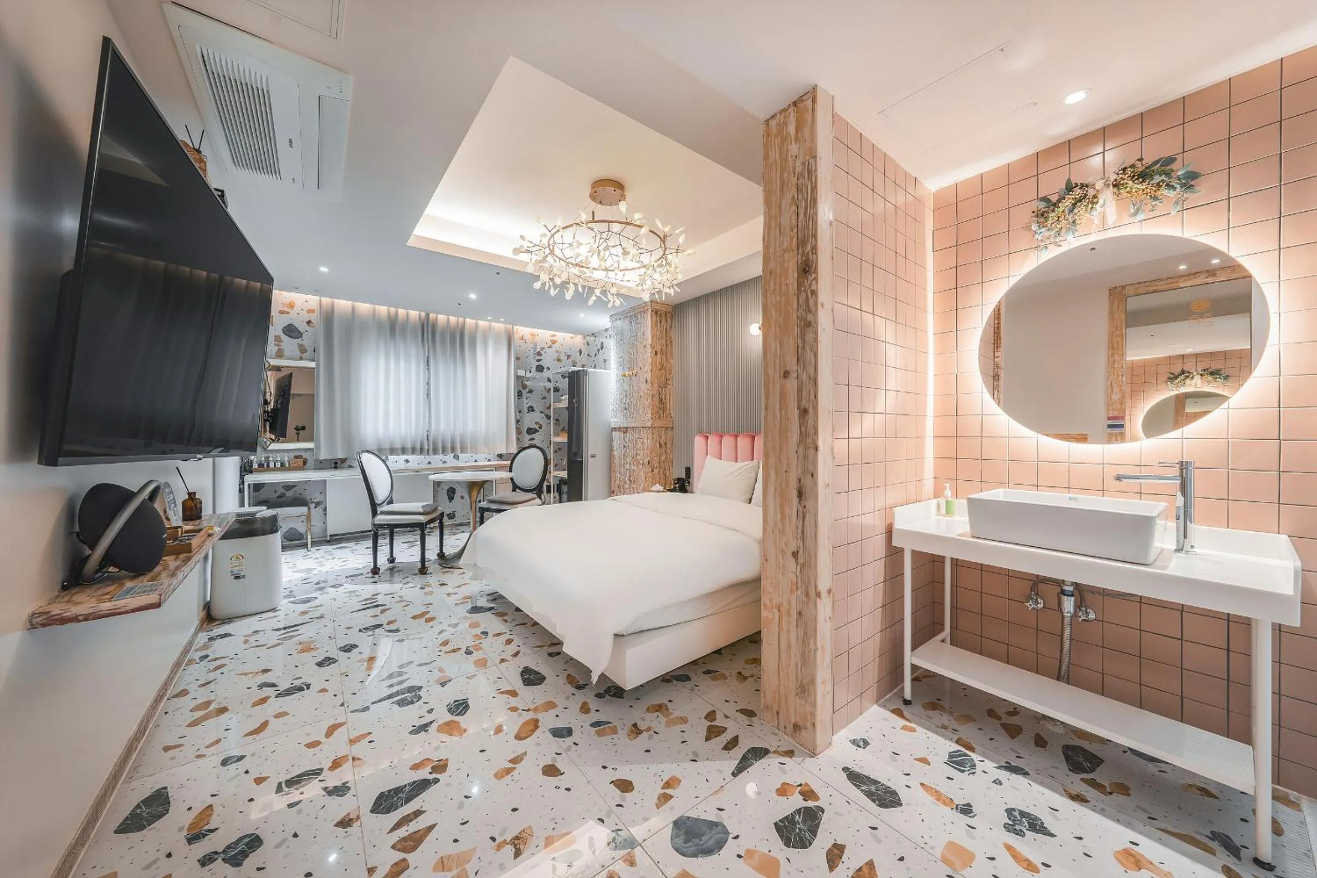 Property building in Daegu February Hotel Lions Park