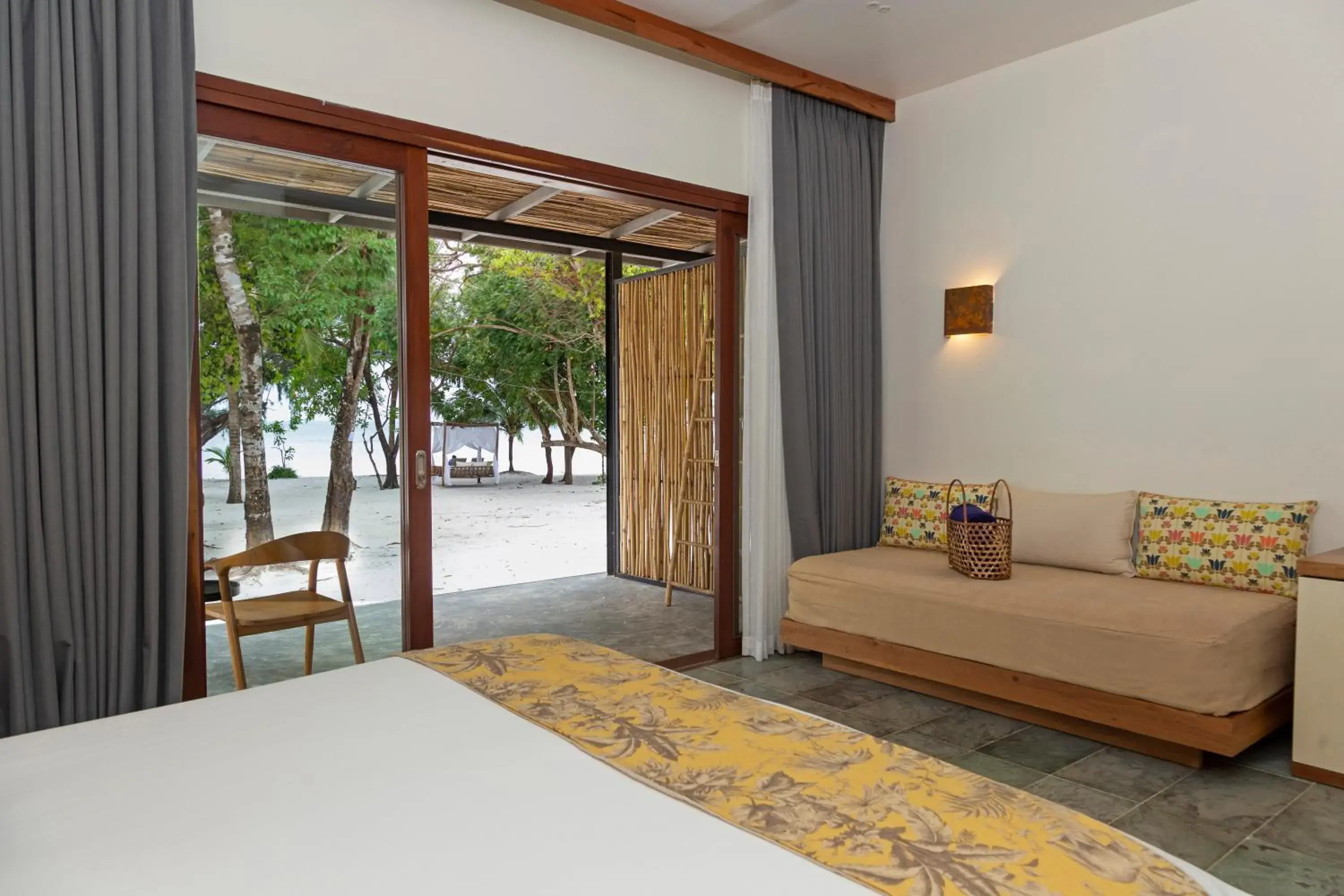 Deluxe Double Room with Sea View in ISLAND CENTER POINT Deluxe Double Room with Sea View in ISLAND CENTER POINT