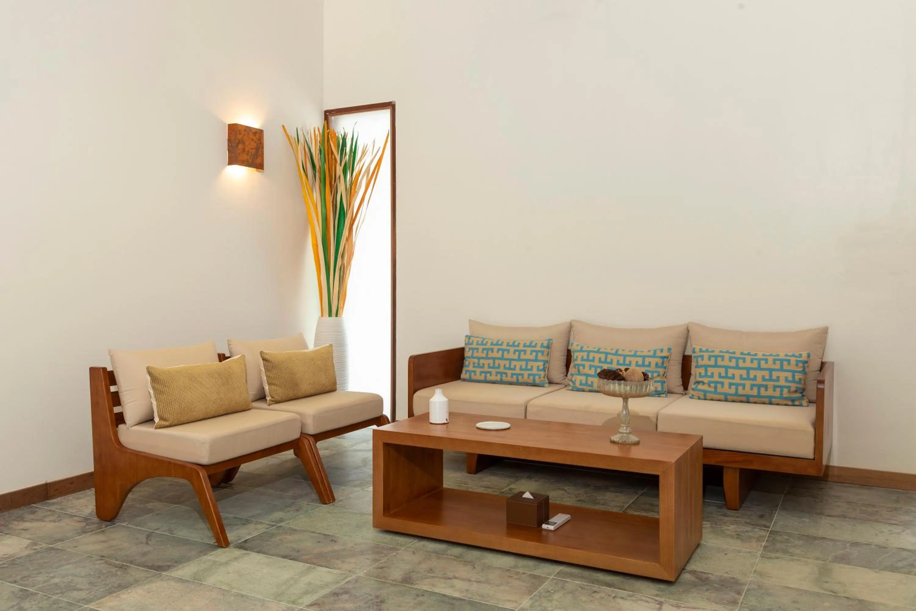 Living room in ISLAND CENTER POINT