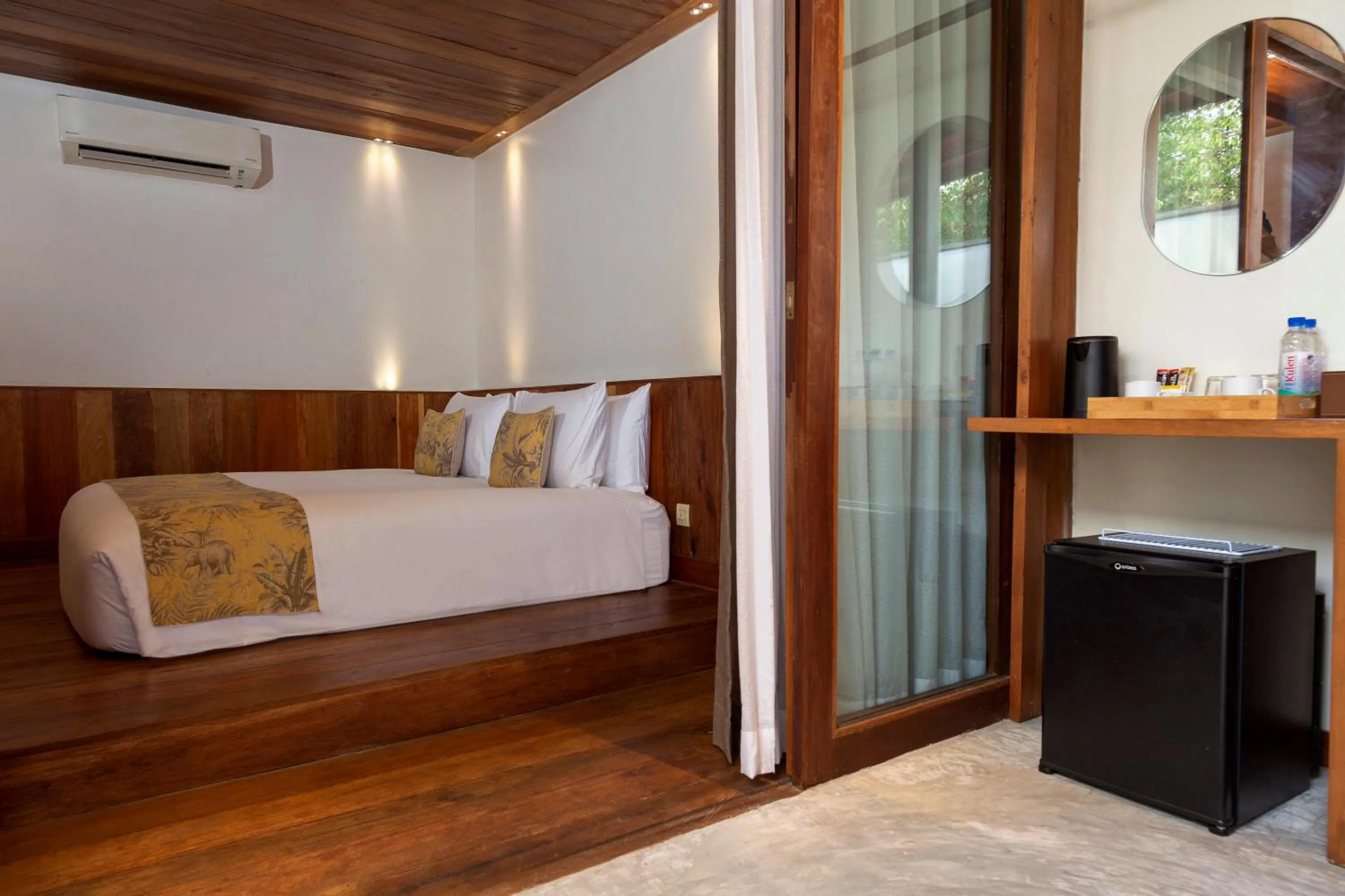 Bedroom, Bed in ISLAND CENTER POINT