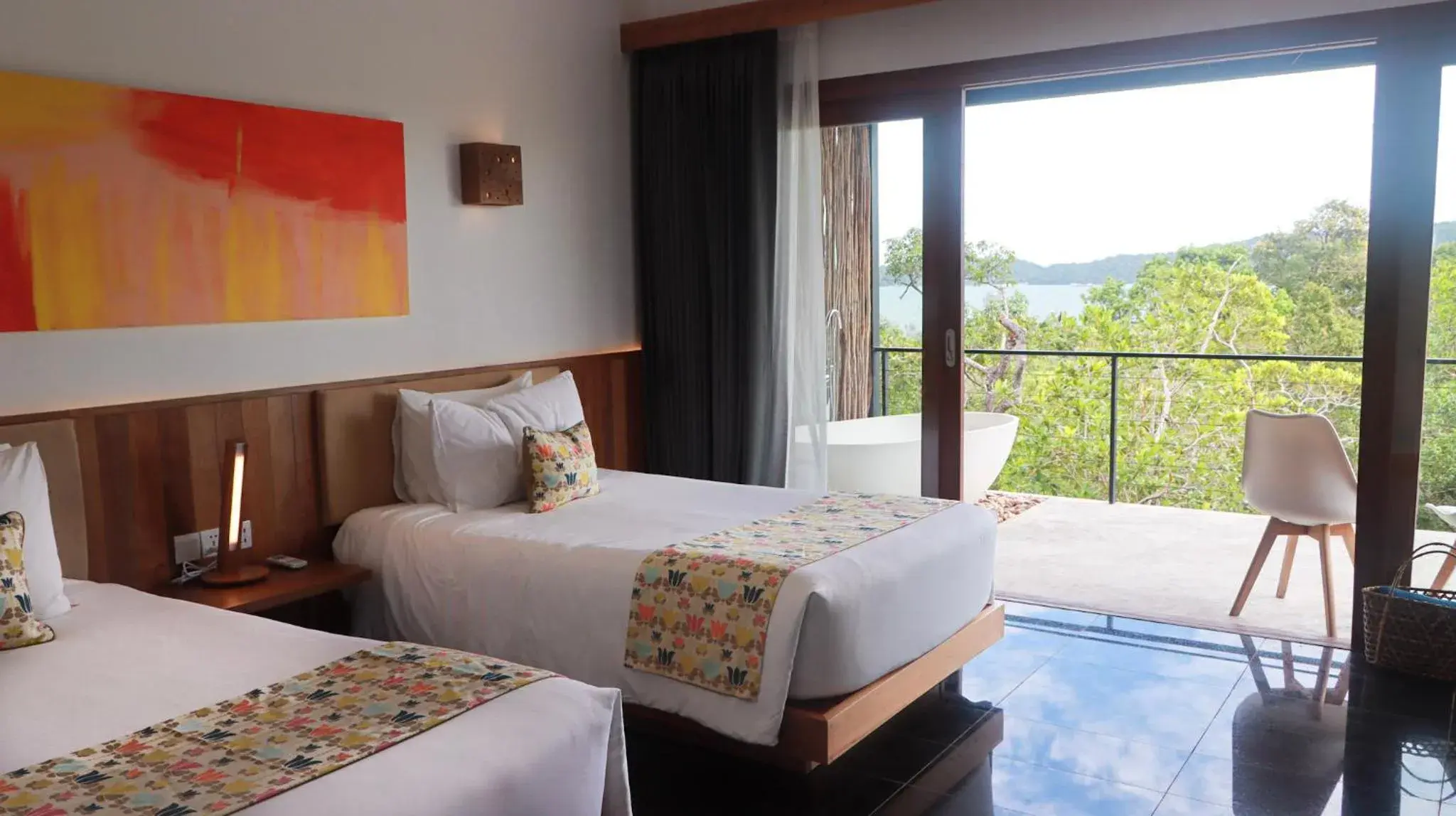 Hillside Deluxe Twin in ISLAND CENTER POINT Hillside Deluxe Twin in ISLAND CENTER POINT