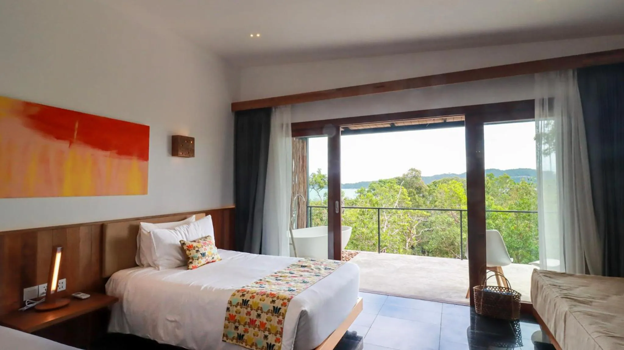 Bed in ISLAND CENTER POINT