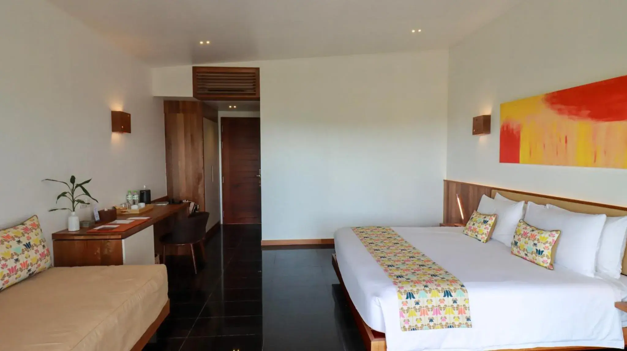 Hillside Deluxe King in ISLAND CENTER POINT Hillside Deluxe King in ISLAND CENTER POINT