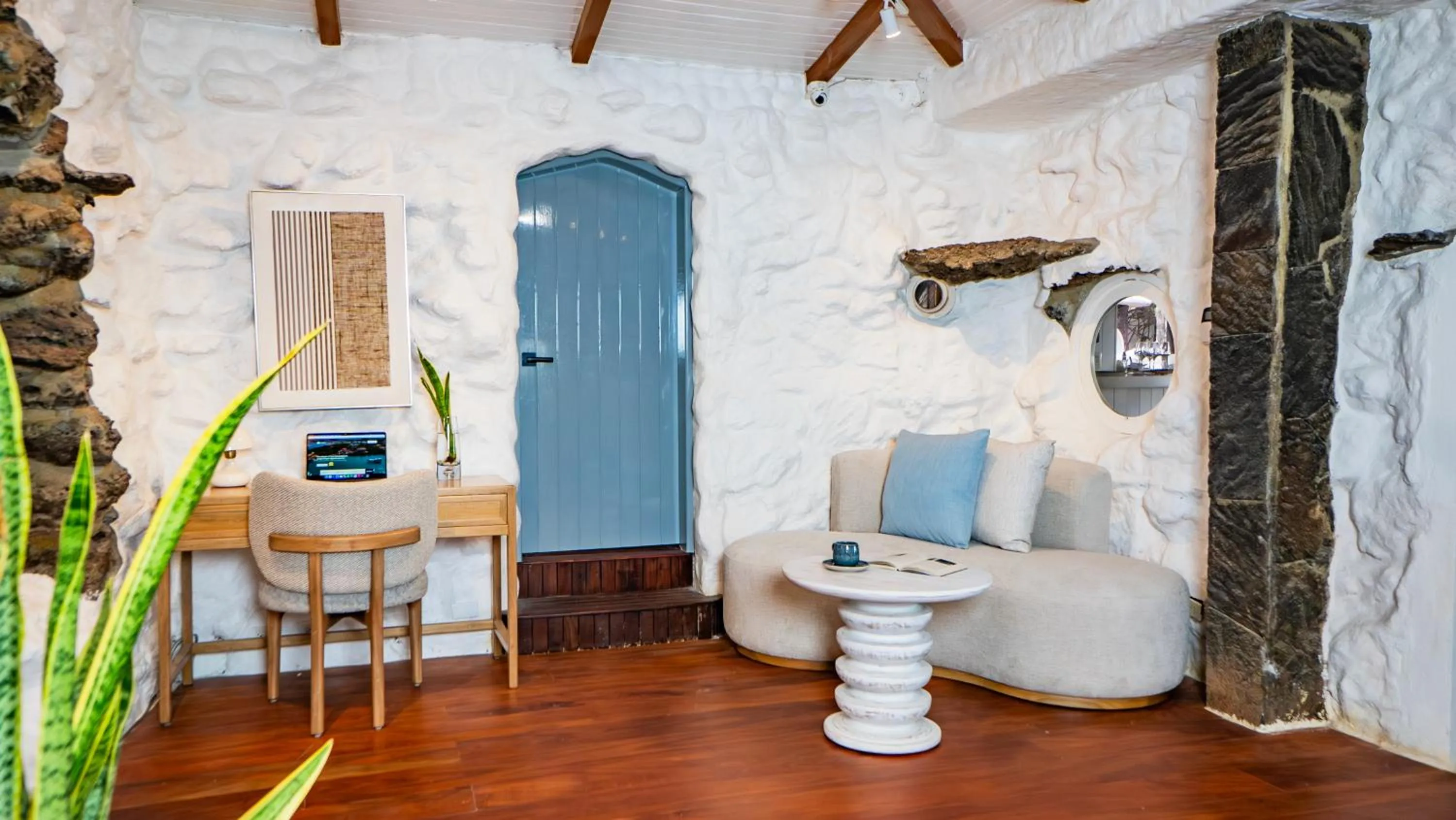 Living room in Hotel Angermeyer Waterfront Inn