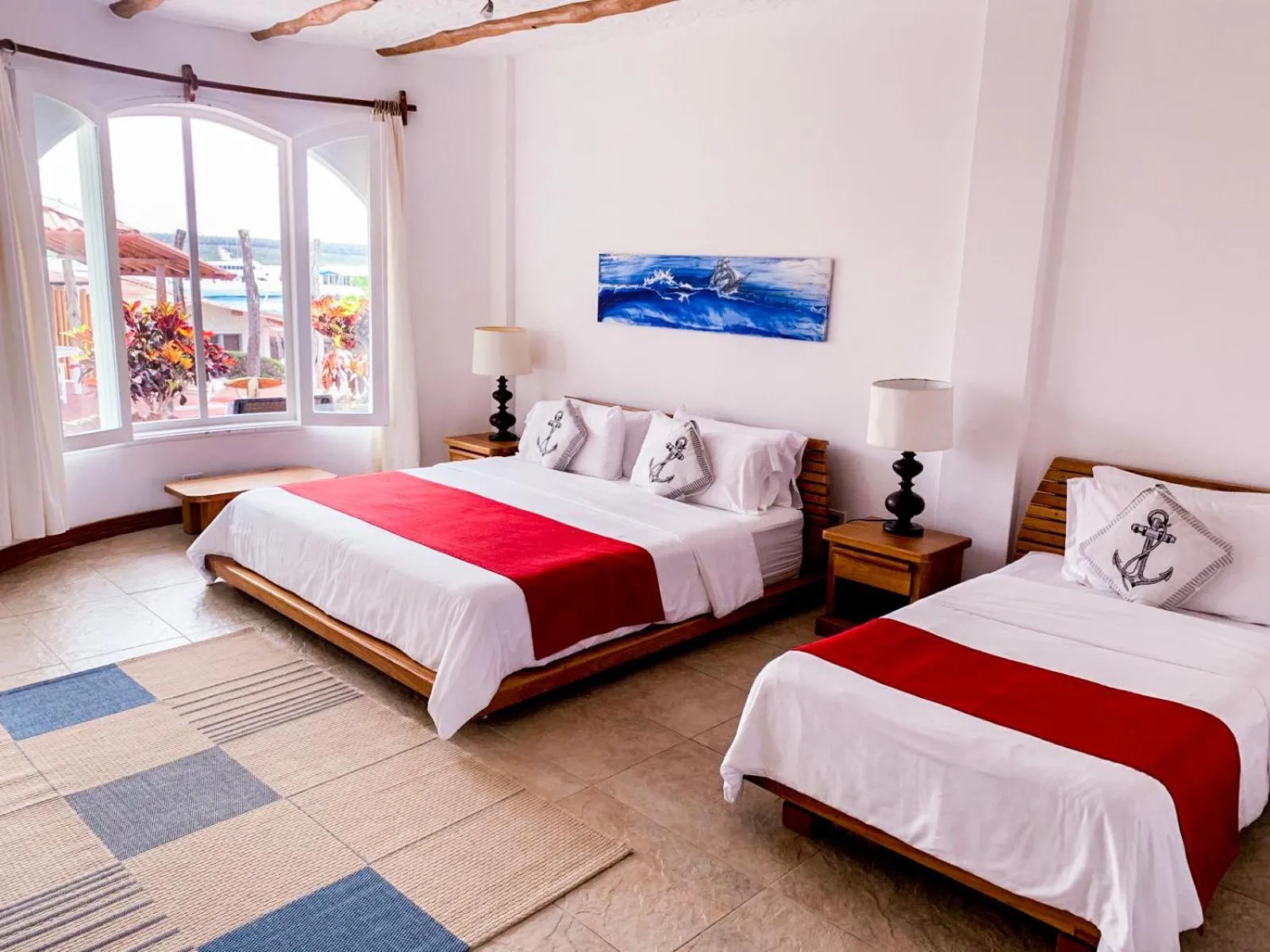 Bed in Hotel Angermeyer Waterfront Inn