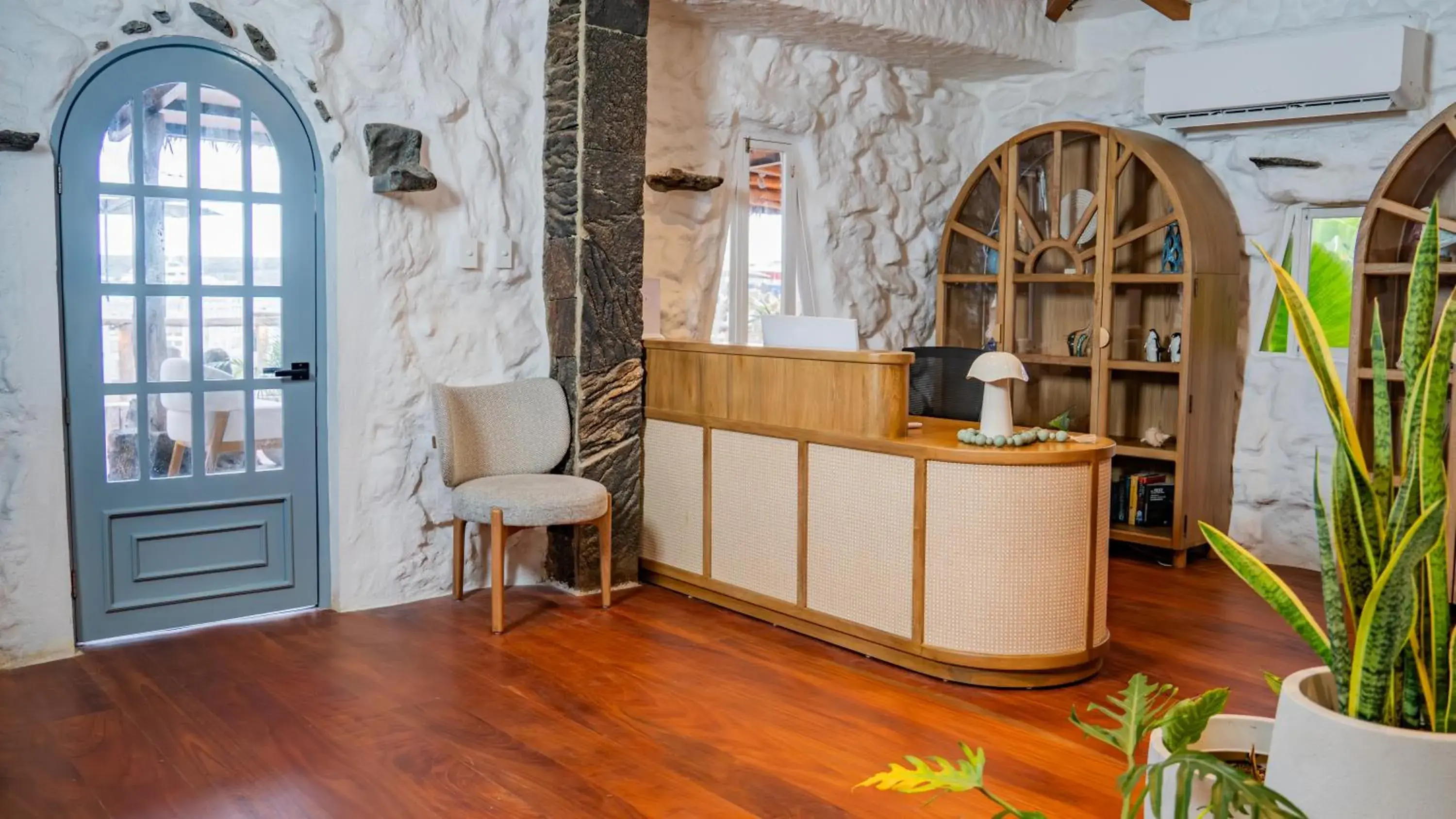 Property building in Hotel Angermeyer Waterfront Inn Property building in Hotel Angermeyer Waterfront Inn