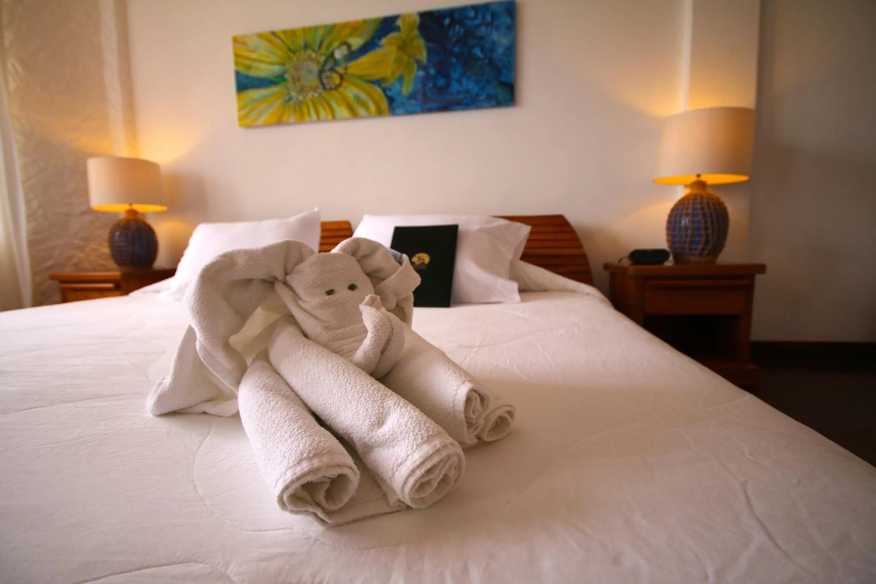 Decorative detail, Bed in Hotel Angermeyer Waterfront Inn