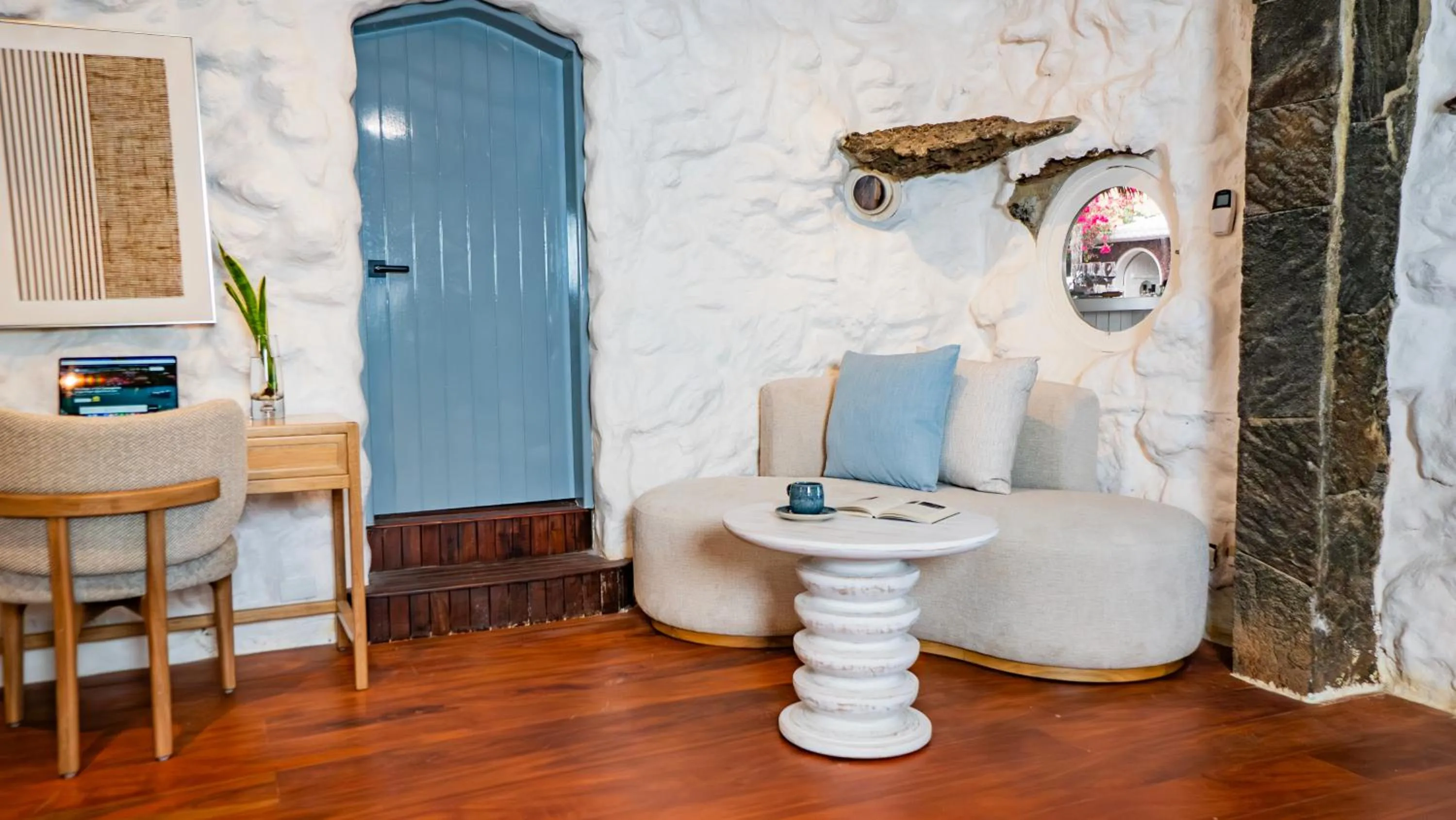 Living room in Hotel Angermeyer Waterfront Inn