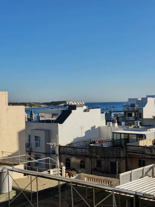 Luxurious 2 bedroom apartment with country view