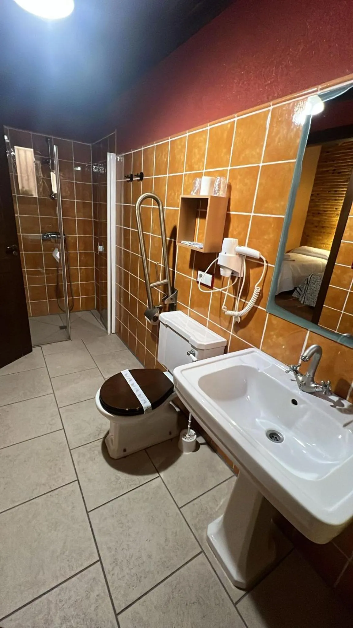 Bathroom in Hostal meson del rey