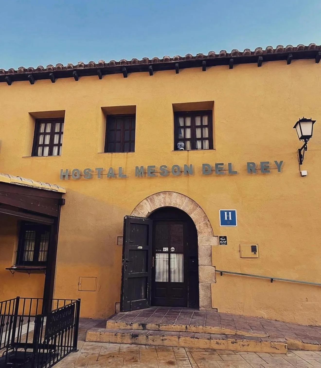 Facade/entrance in Hostal meson del rey
