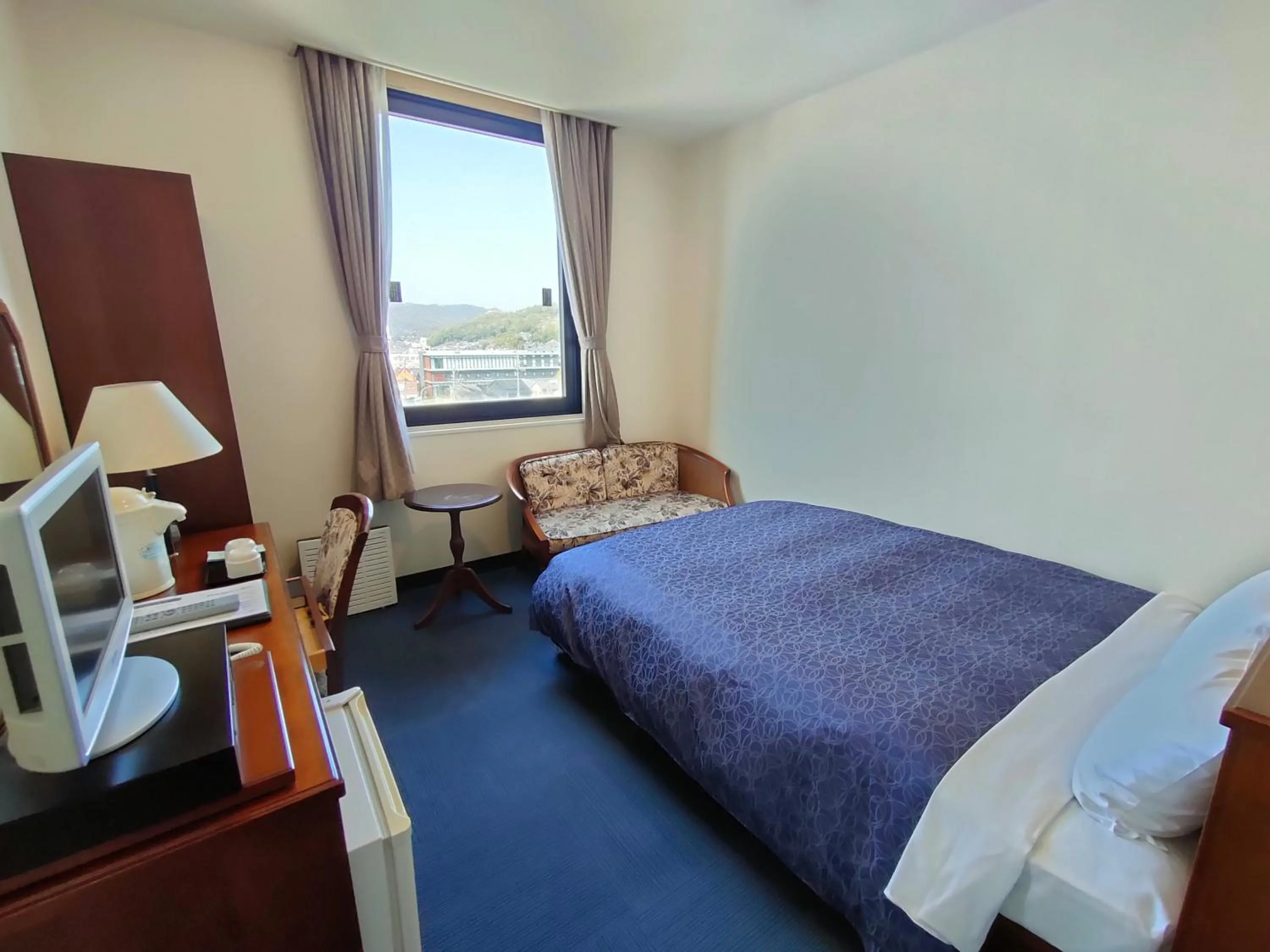Photo of the whole room, Bed in Inuyama City Hotel