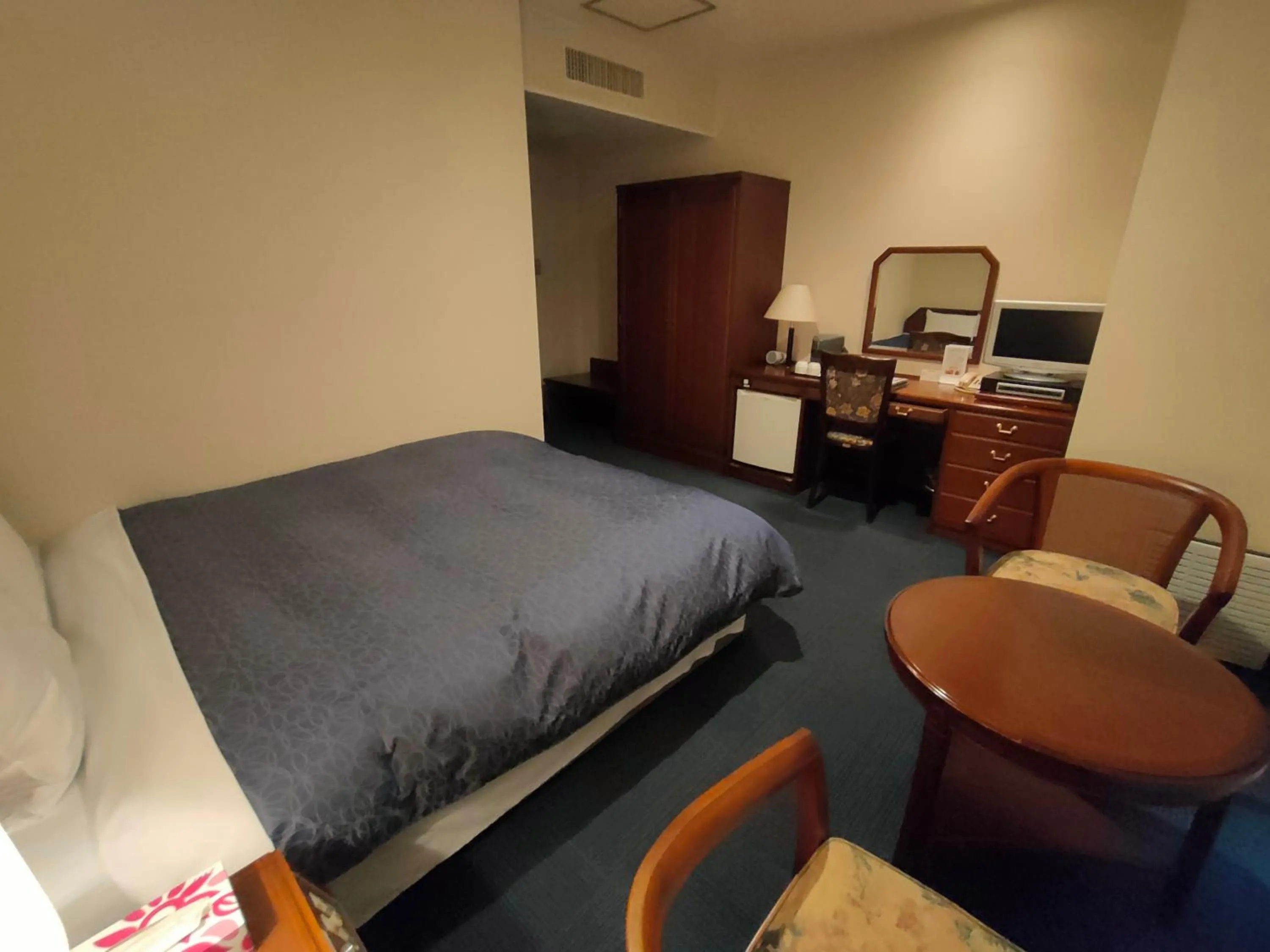 Photo of the whole room, Bed in Inuyama City Hotel