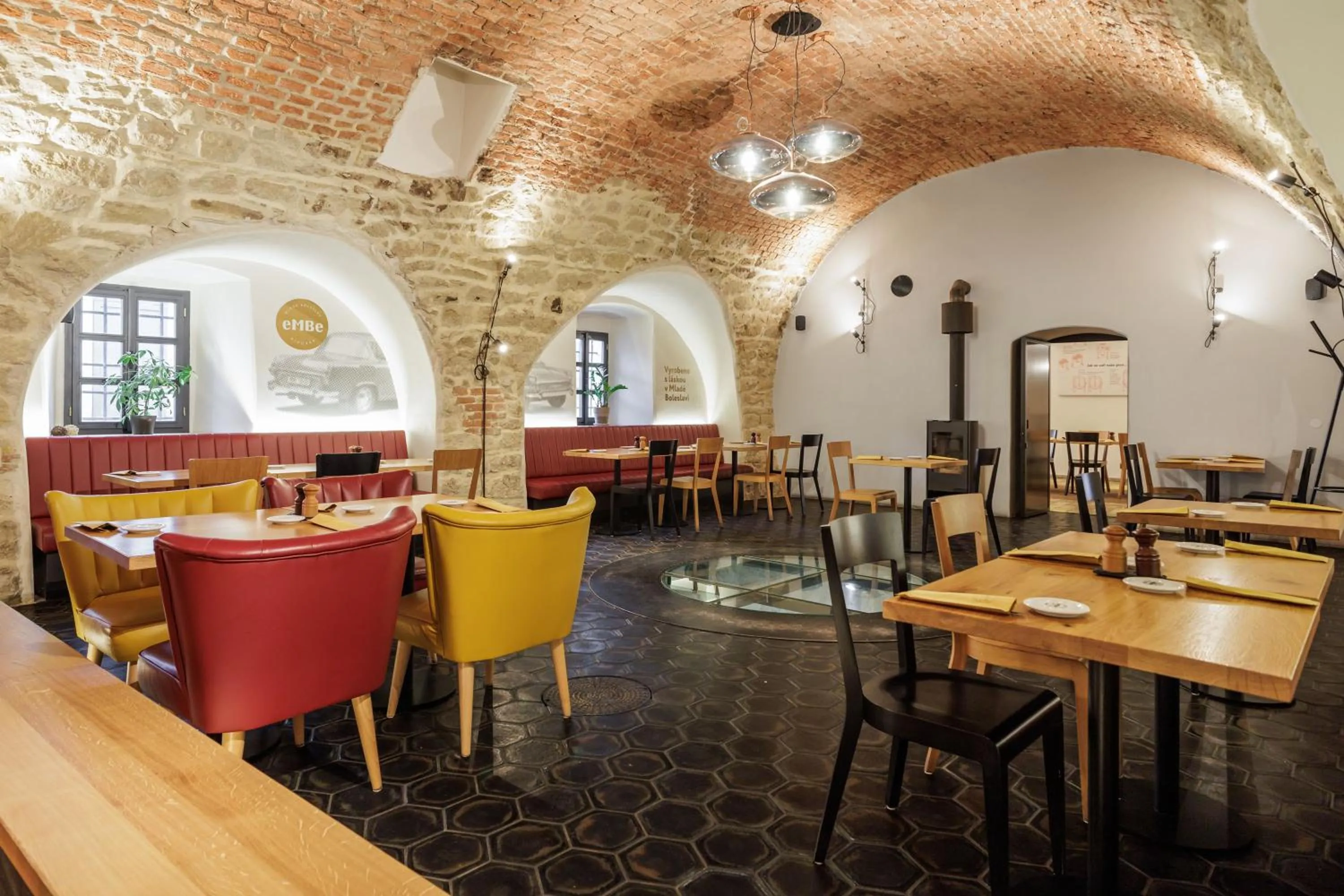 Restaurant/places to eat in Aparthotel Na Klenici