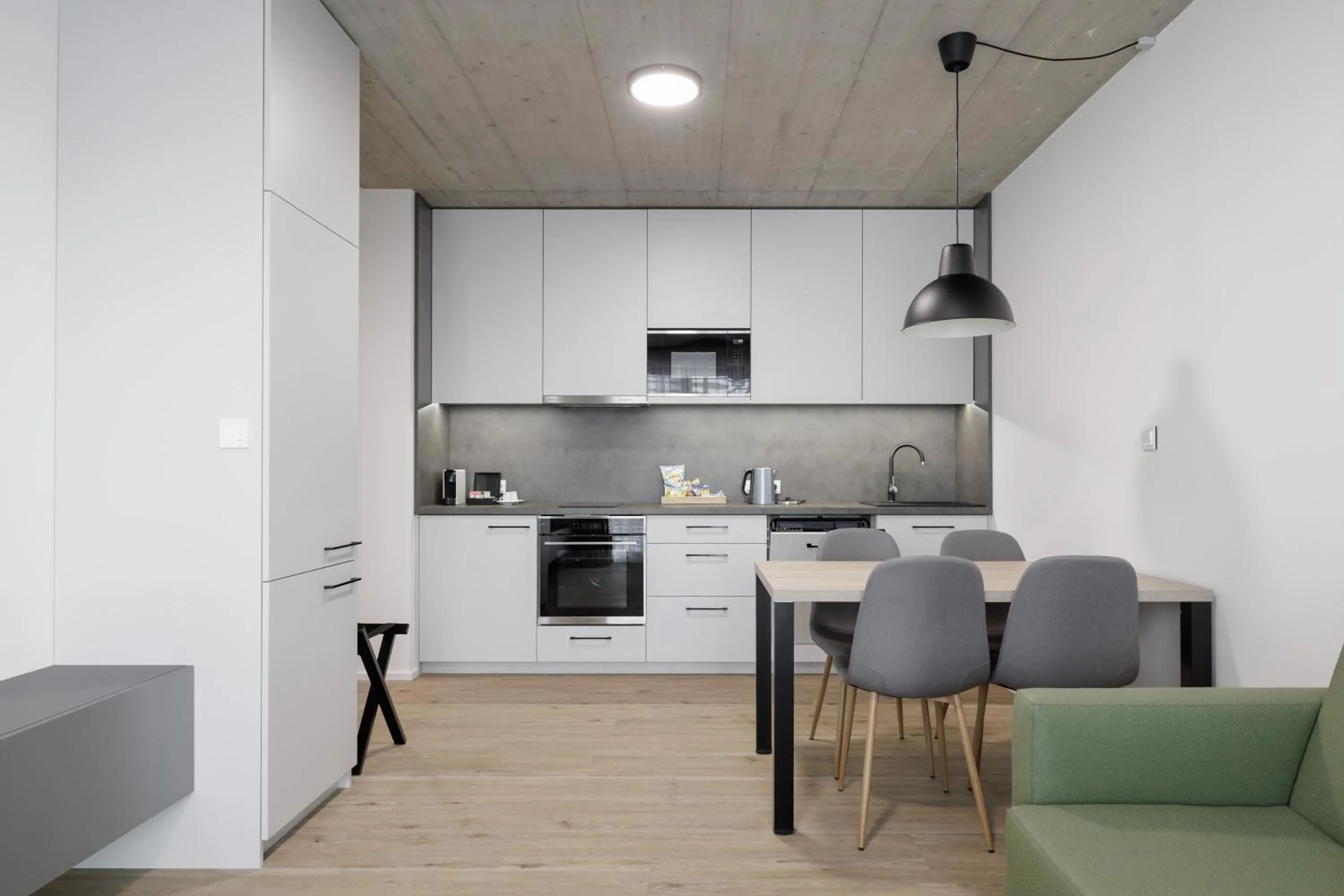 Coffee/tea facilities in Aparthotel Na Klenici