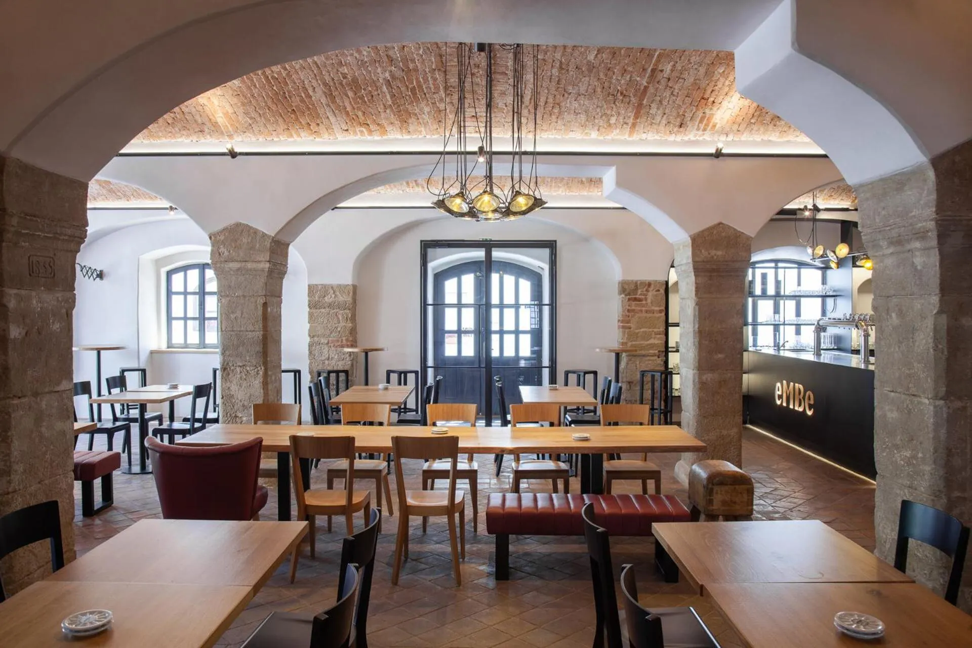 Restaurant/places to eat in Aparthotel Na Klenici