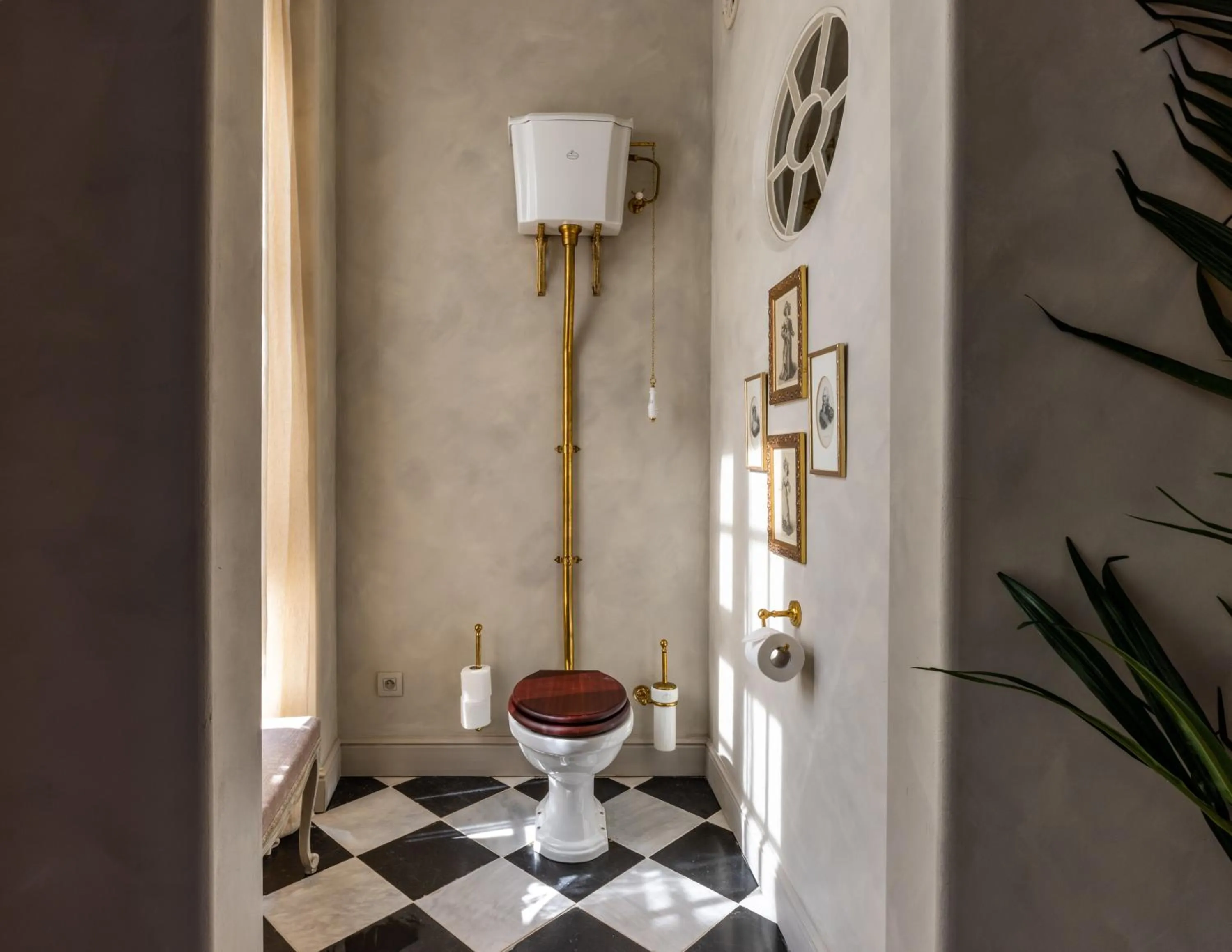 Toilet in The Notary